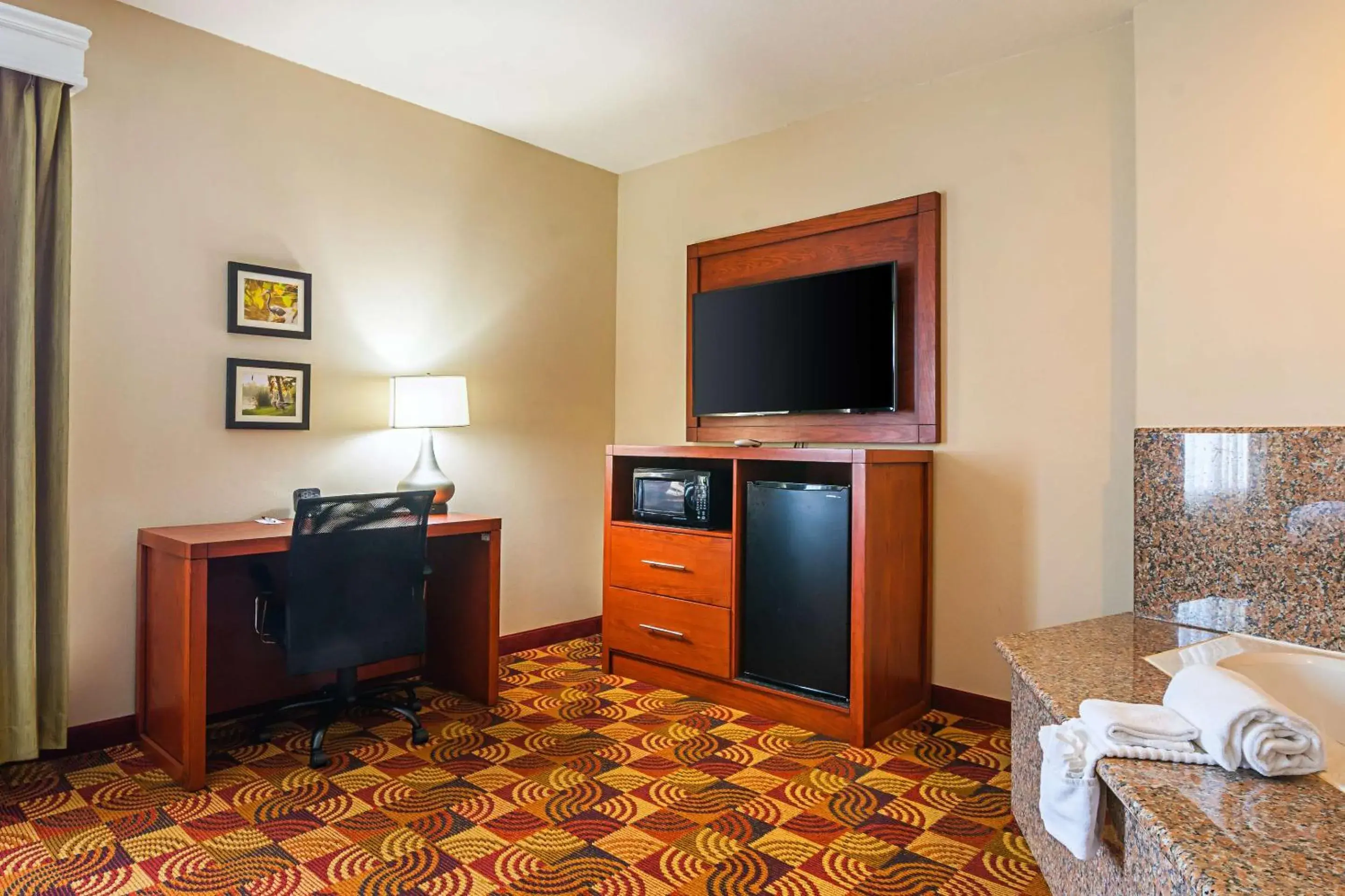 Bedroom in Comfort Suites Lake Charles Bedroom in Comfort Suites Lake Charles