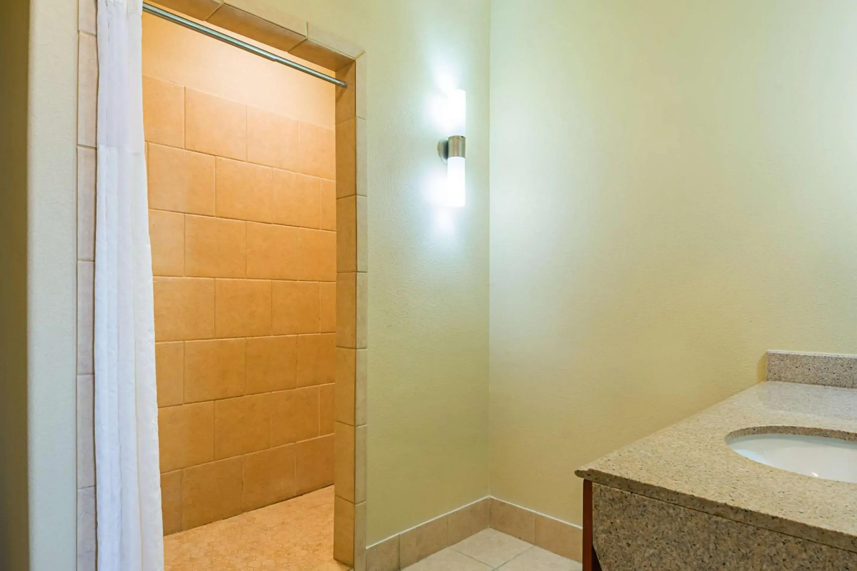 Bedroom in Comfort Suites Lake Charles Bedroom in Comfort Suites Lake Charles