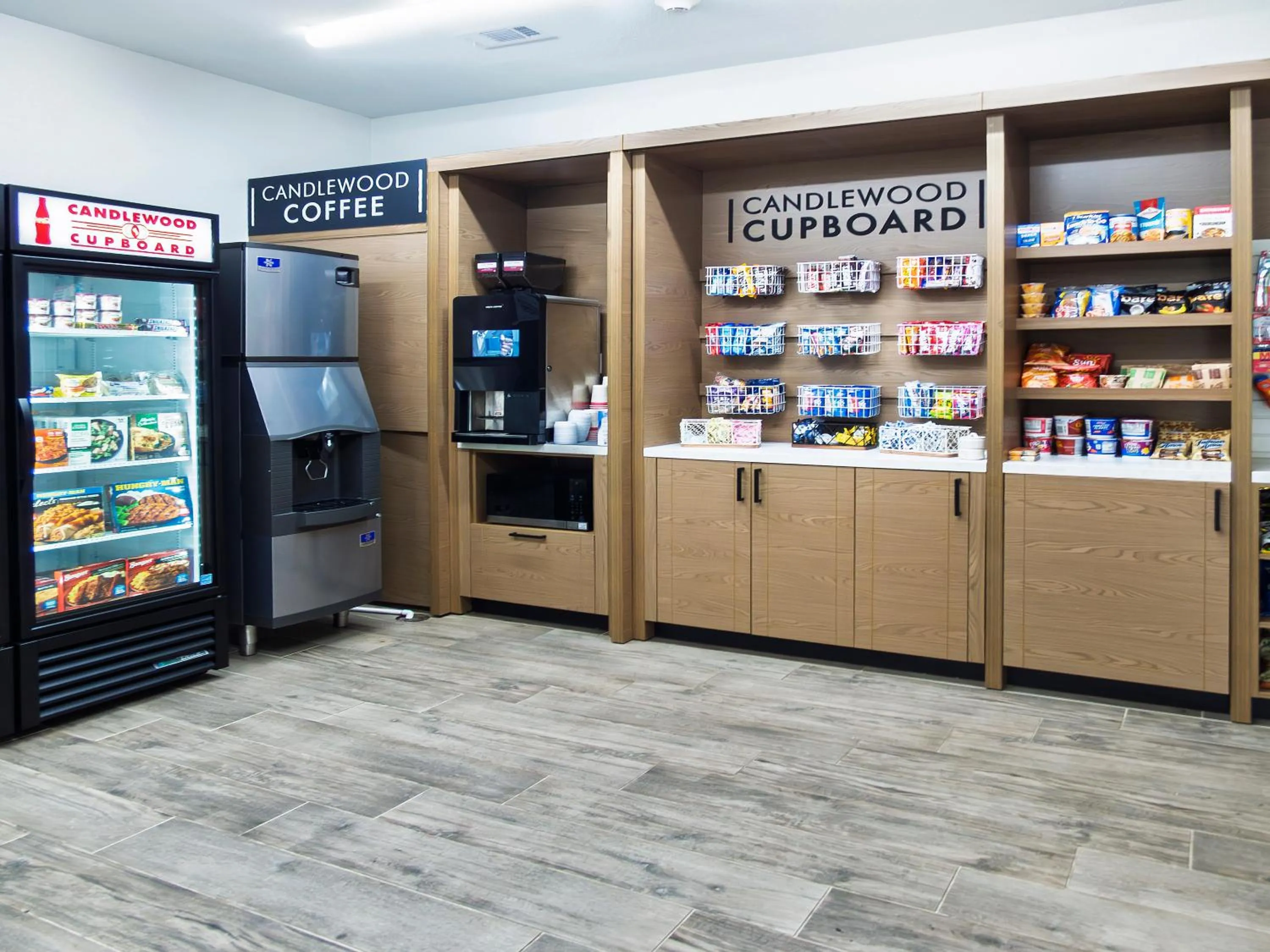 Restaurant/places to eat in Suburban Studios Avondale