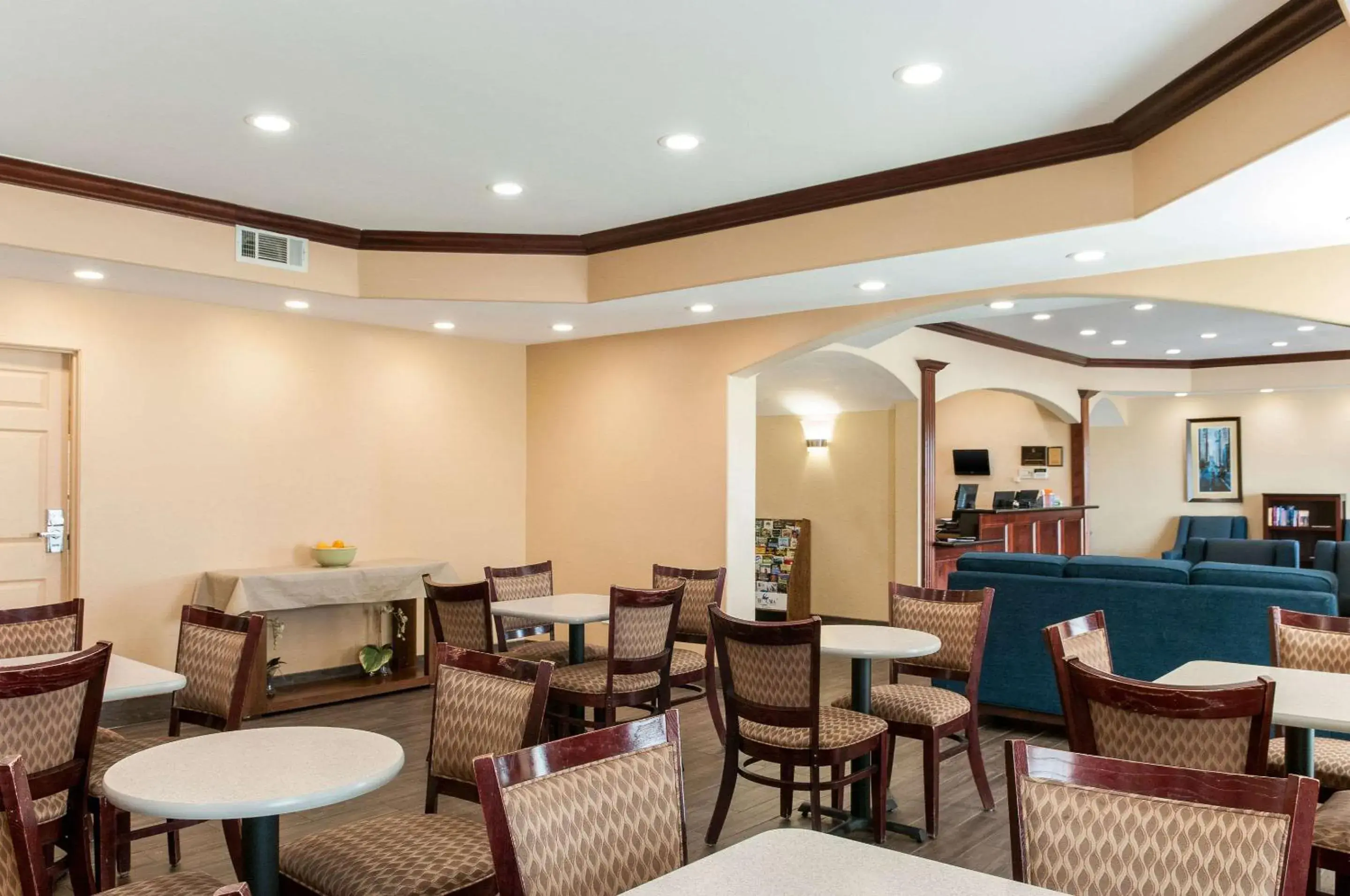 Restaurant/places to eat in Quality Inn & Suites Houma Restaurant/places to eat in Quality Inn & Suites Houma