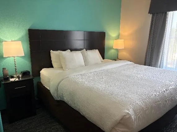 Bed in Quality Inn & Suites Houma