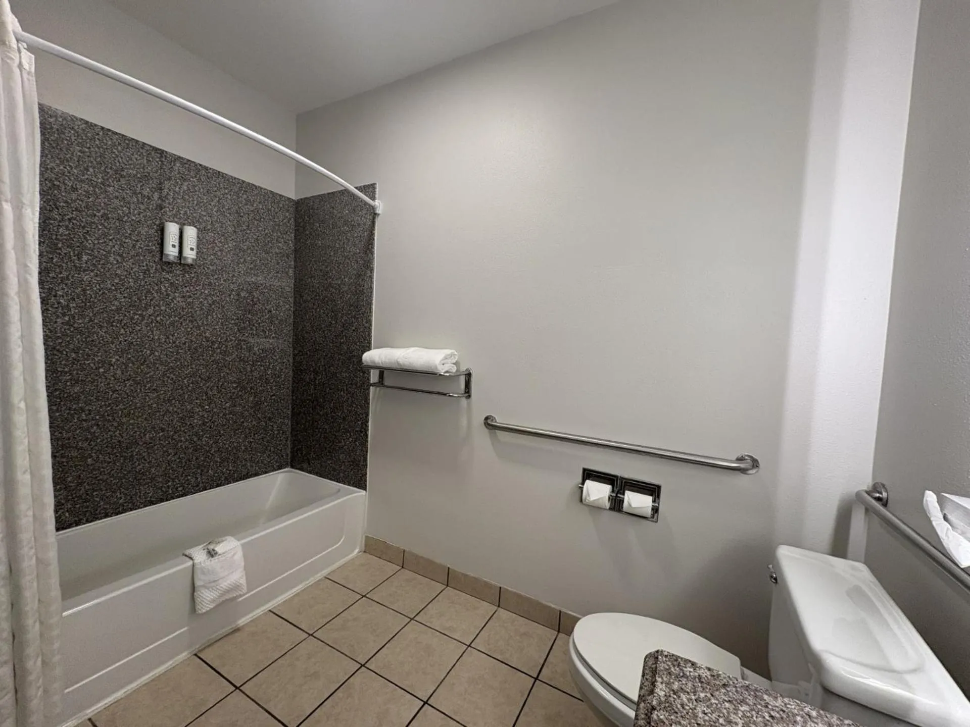 Shower in Quality Inn & Suites Houma