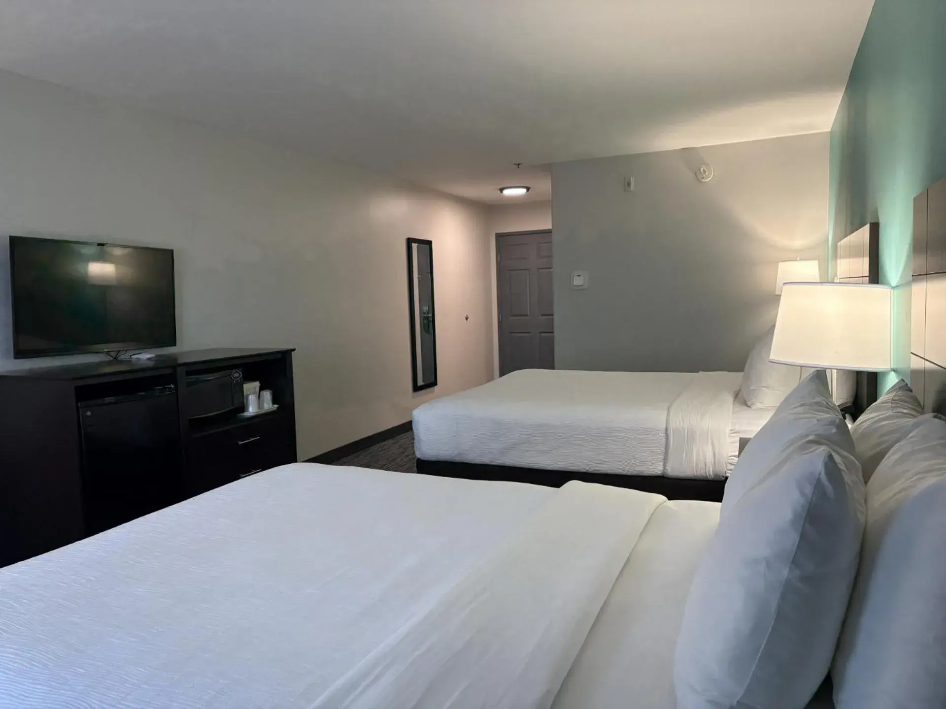 2 Queen Beds, Nonsmoking, Accessible with Interior Hall in Quality Inn & Suites Houma 2 Queen Beds, Nonsmoking, Accessible with Interior Hall in Quality Inn & Suites Houma