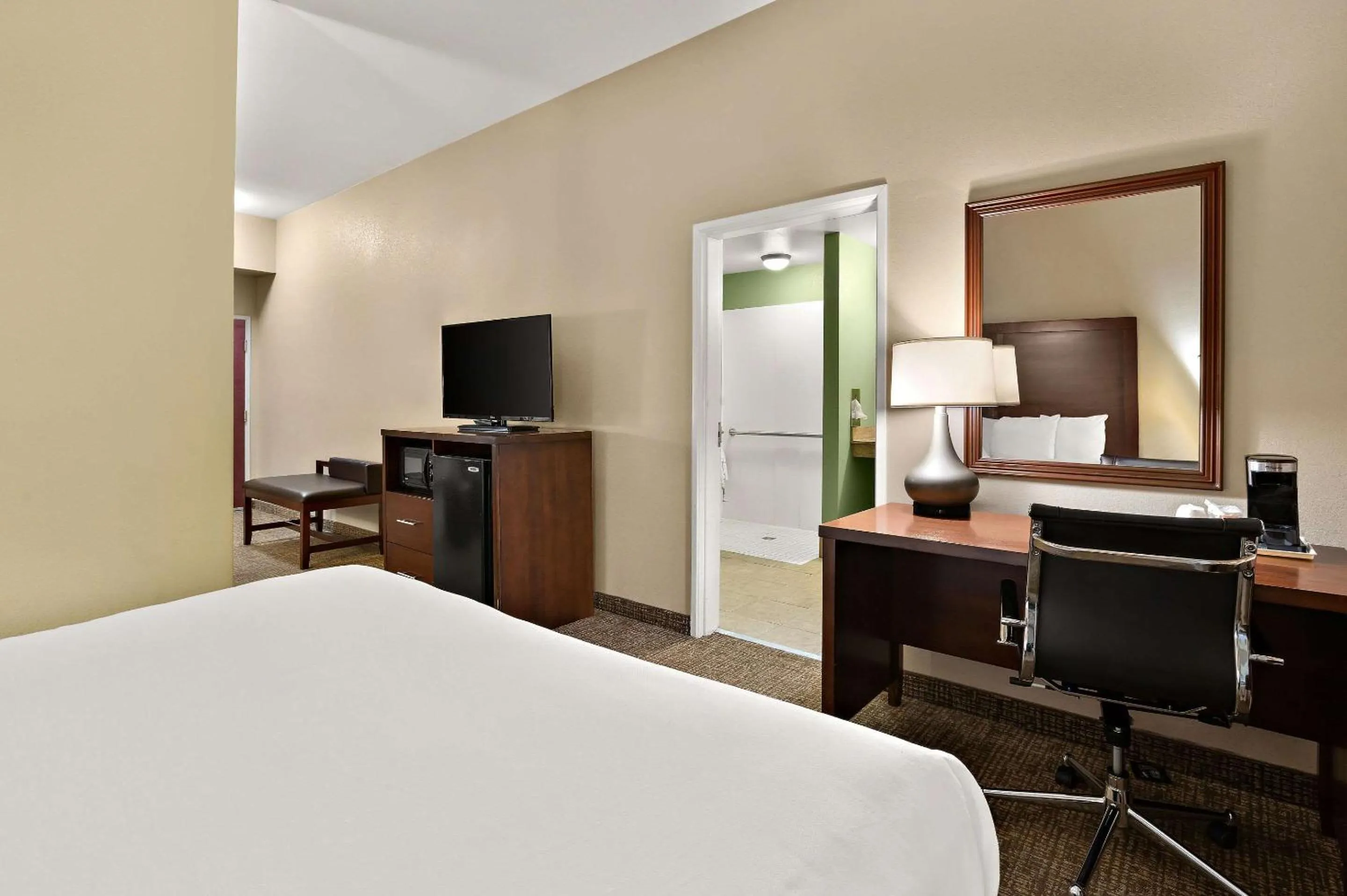 Bedroom in Comfort Inn New Orleans Airport South