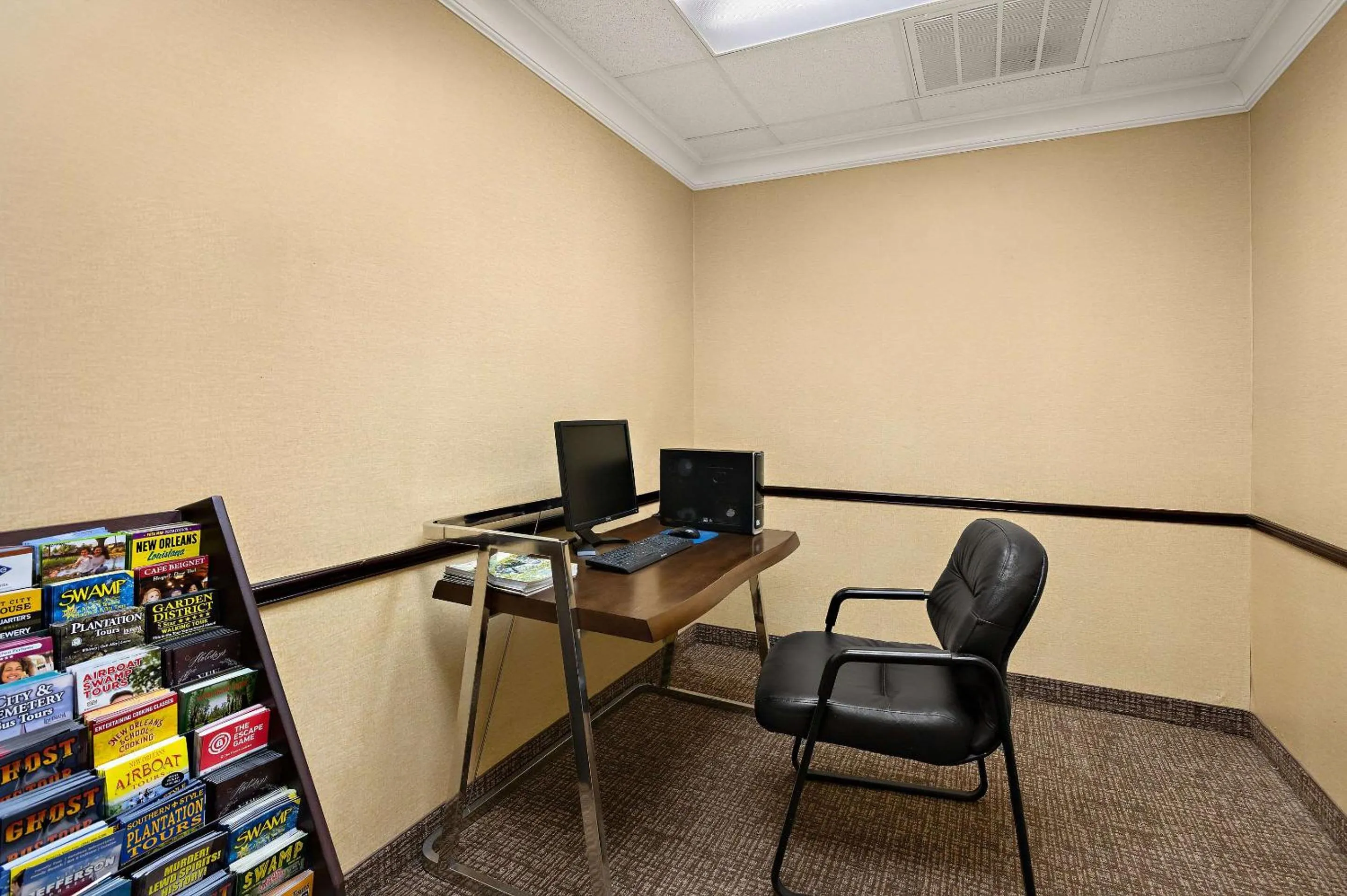 Business facilities in Comfort Inn New Orleans Airport South
