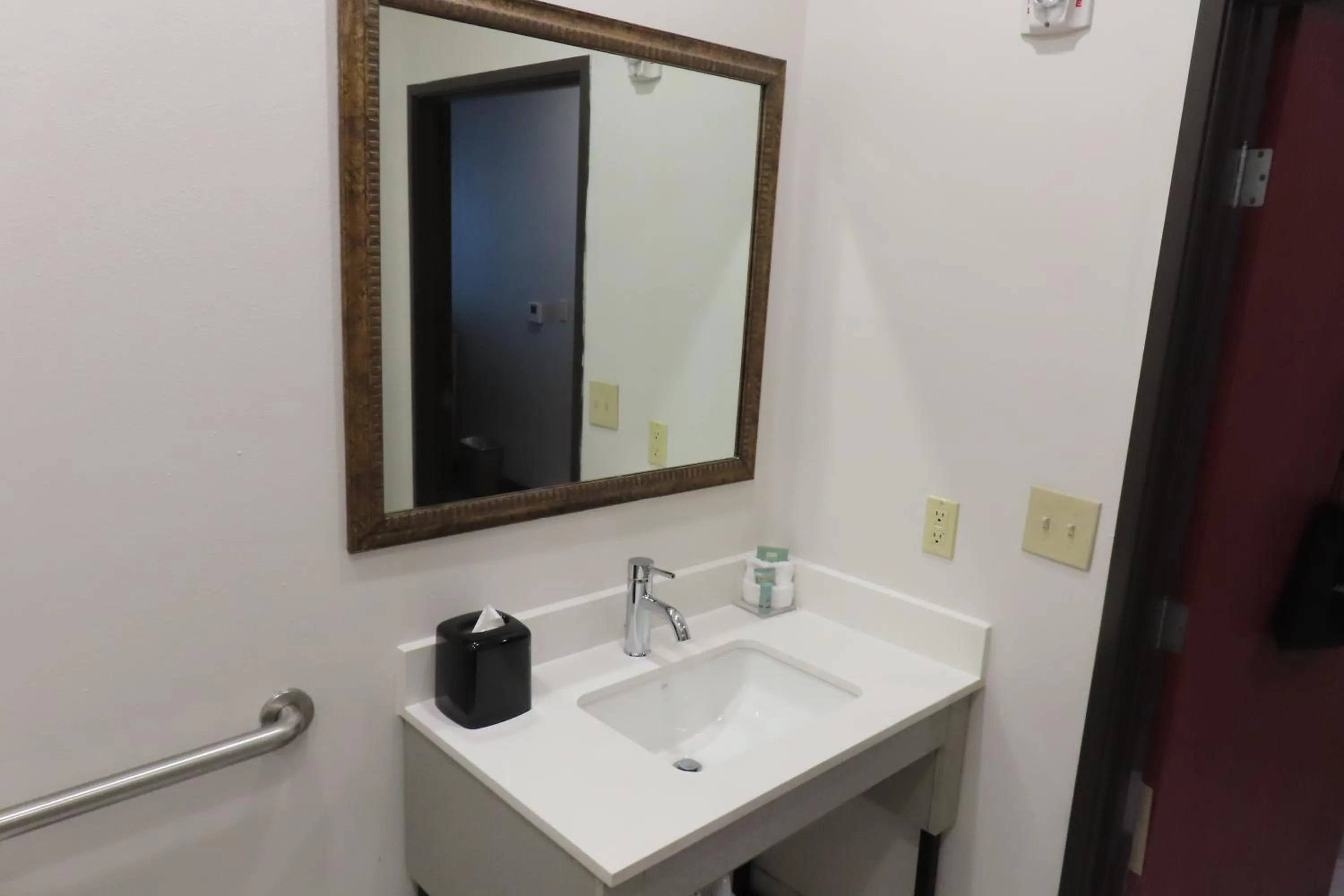 Bathroom in Best Western Heritage Inn & Suites