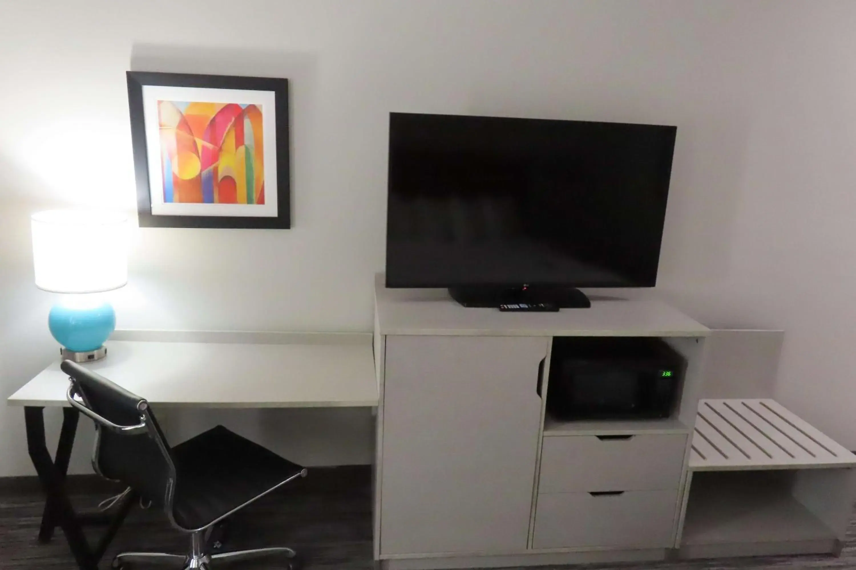 Bedroom in Best Western Heritage Inn & Suites Bedroom in Best Western Heritage Inn & Suites