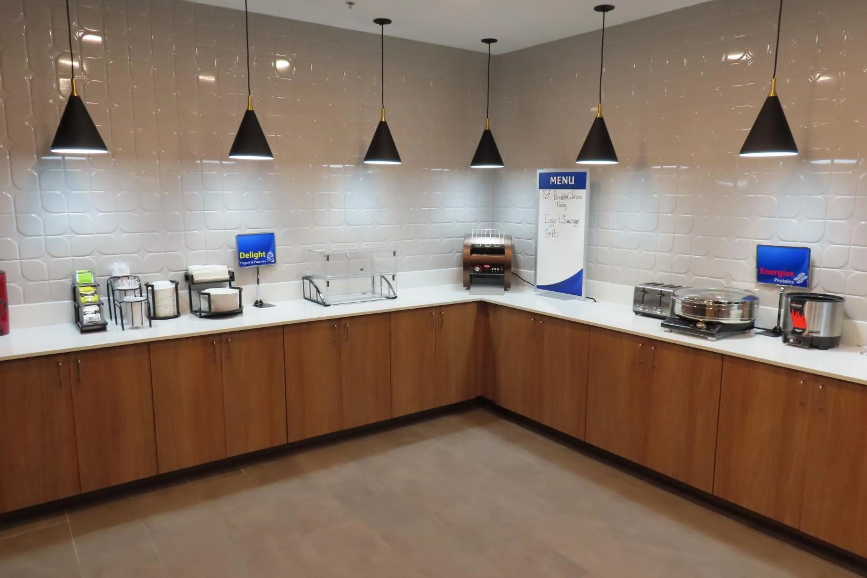 Breakfast in Best Western Heritage Inn & Suites