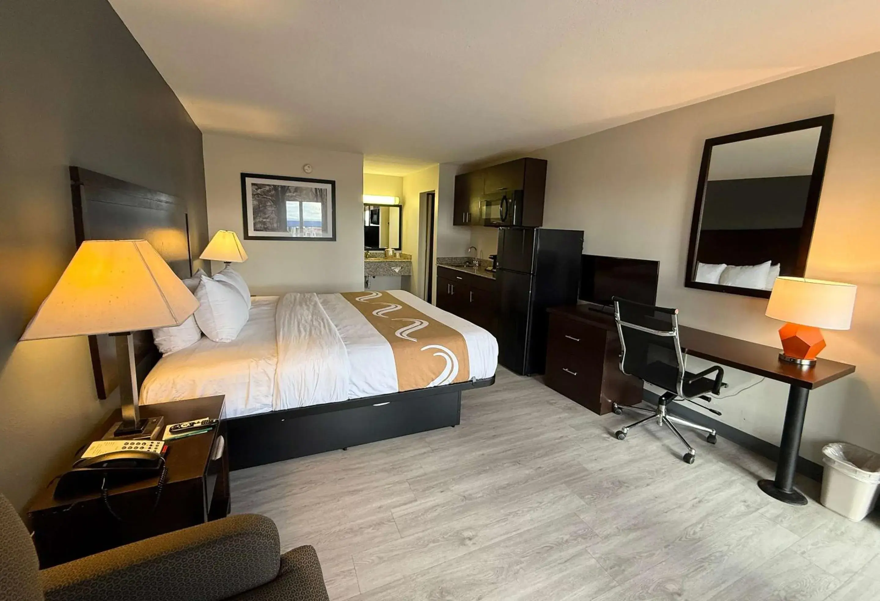 Bedroom, Bed in Quality Inn & Suites Baton Rouge West - Port Allen Bedroom, Bed in Quality Inn & Suites Baton Rouge West - Port Allen