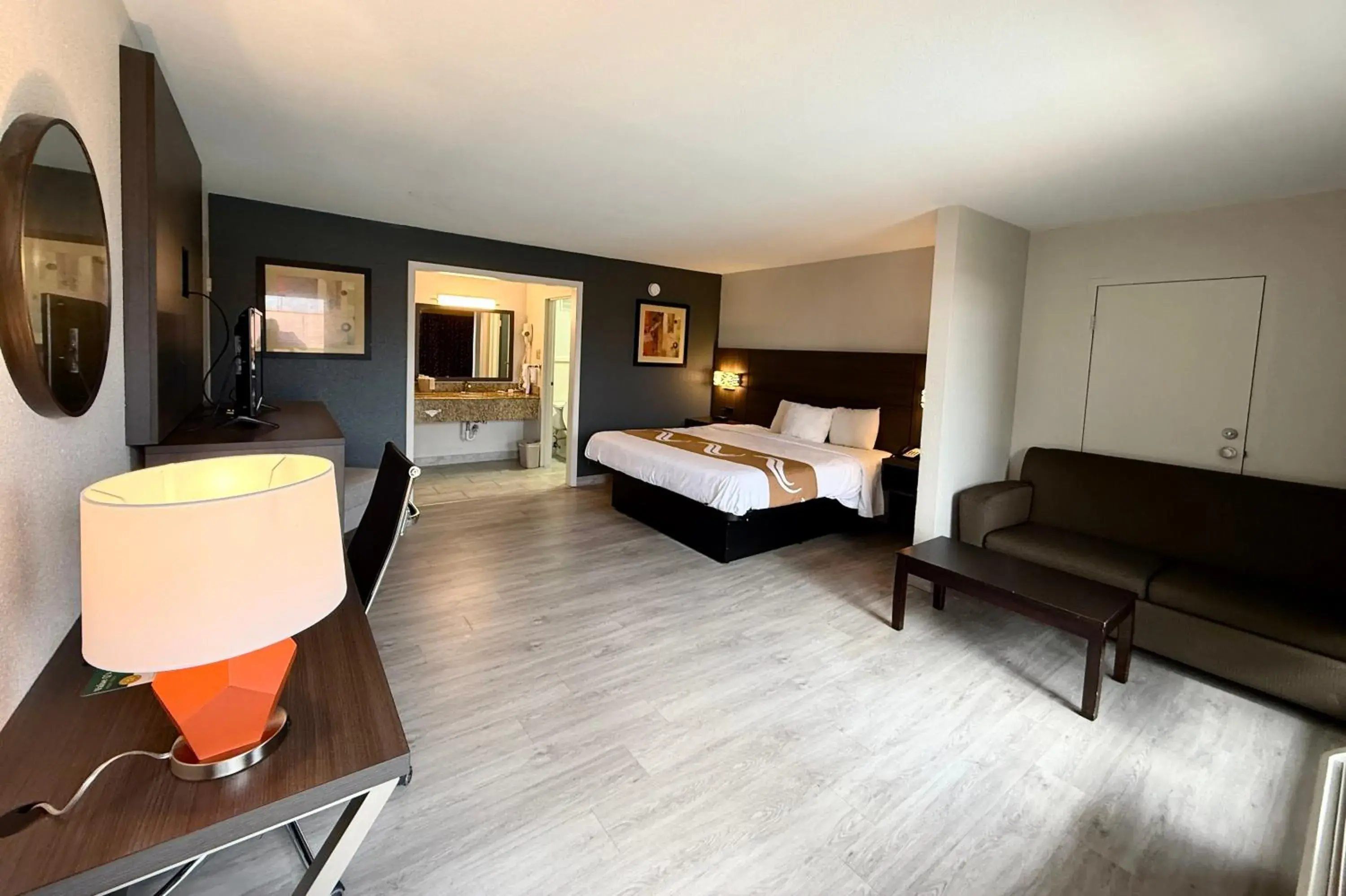 King Suite - Non-Smoking in Quality Inn & Suites Baton Rouge West - Port Allen King Suite - Non-Smoking in Quality Inn & Suites Baton Rouge West - Port Allen