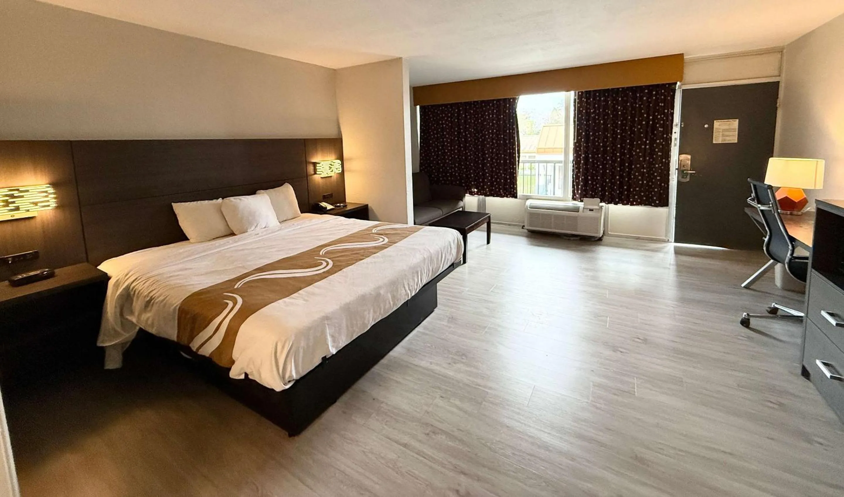 Bedroom, Bed in Quality Inn & Suites Baton Rouge West - Port Allen