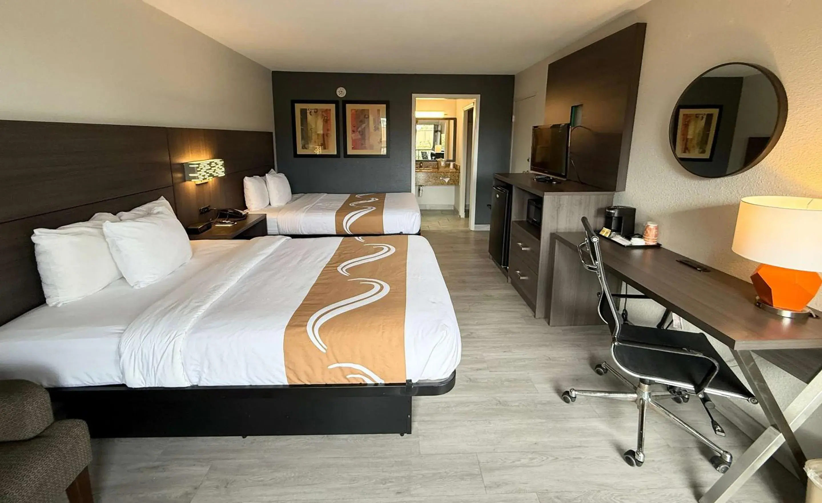 Bedroom, Bed in Quality Inn & Suites Baton Rouge West - Port Allen Bedroom, Bed in Quality Inn & Suites Baton Rouge West - Port Allen