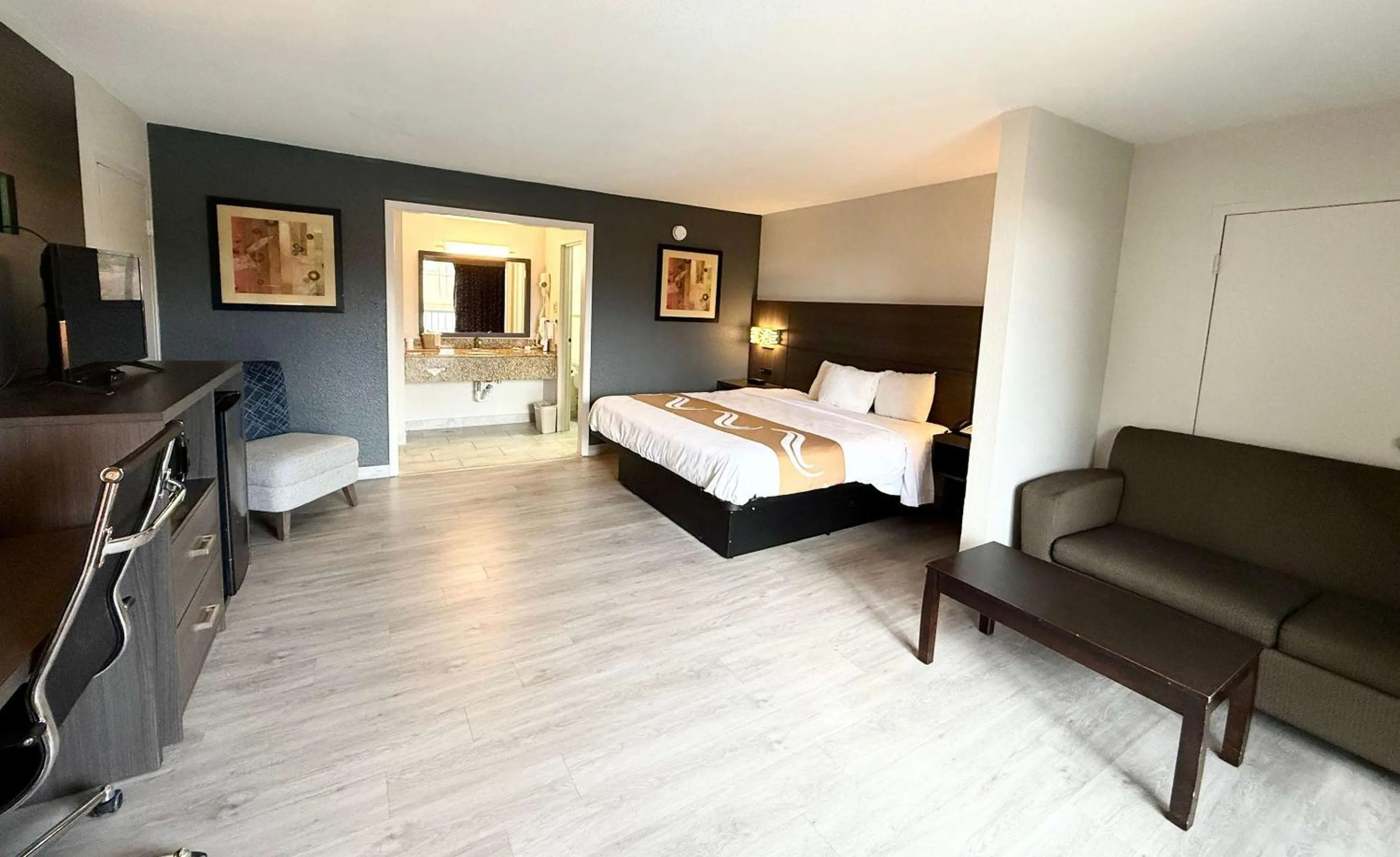 Bedroom, Bed in Quality Inn & Suites Baton Rouge West - Port Allen