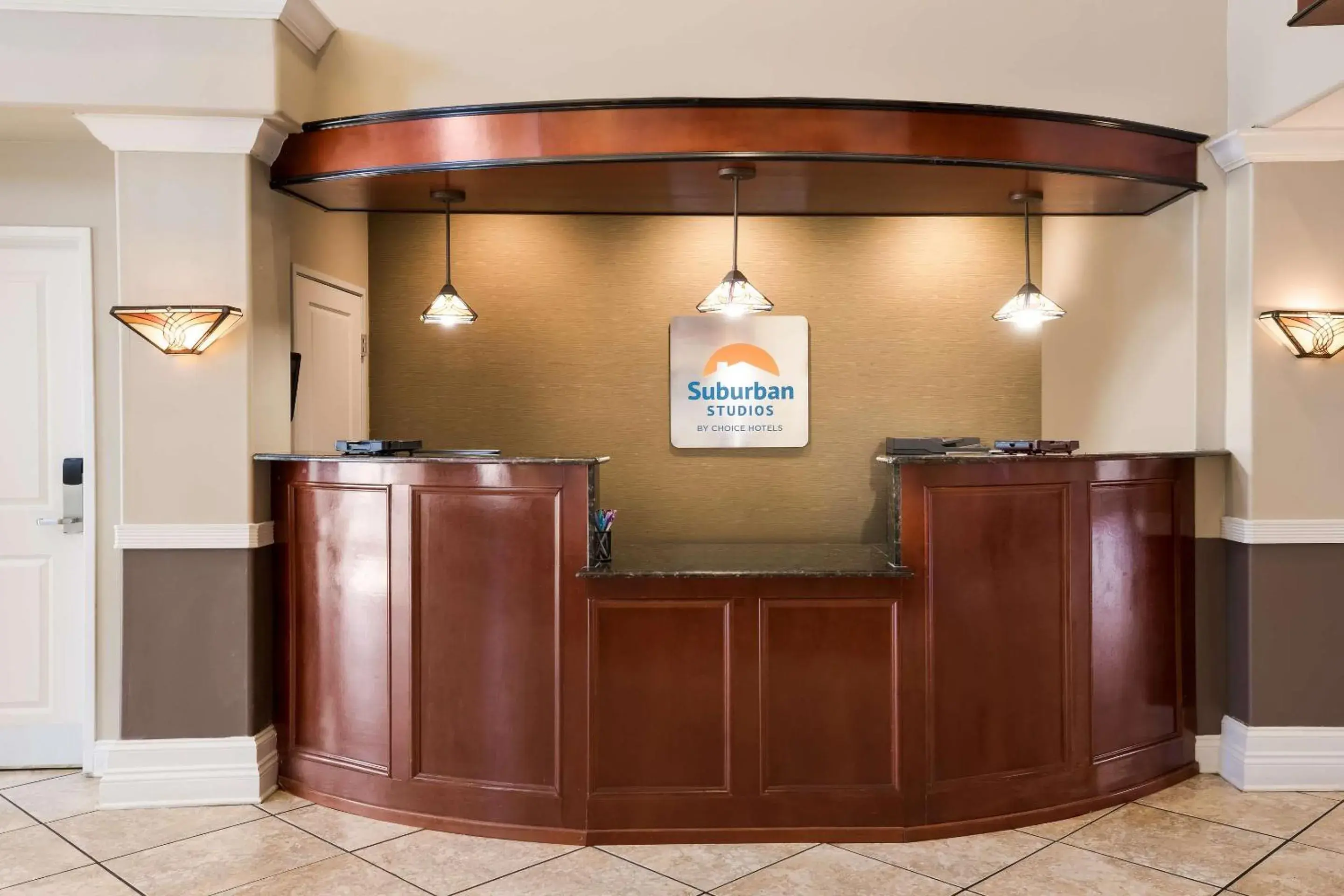 Lobby or reception in Suburban Studios Berwick - Morgan City Lobby or reception in Suburban Studios Berwick - Morgan City