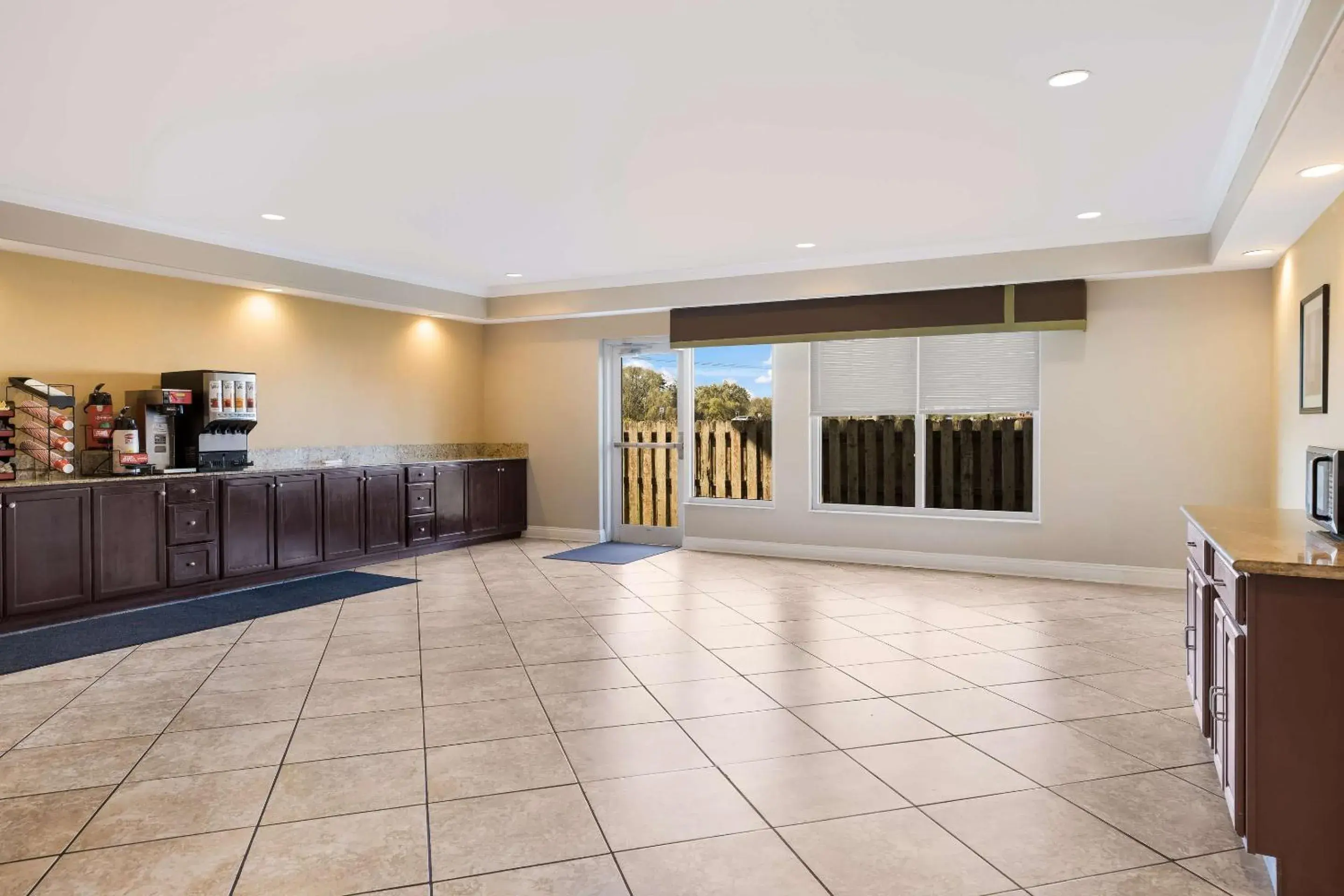 Breakfast in Suburban Studios Berwick - Morgan City Breakfast in Suburban Studios Berwick - Morgan City