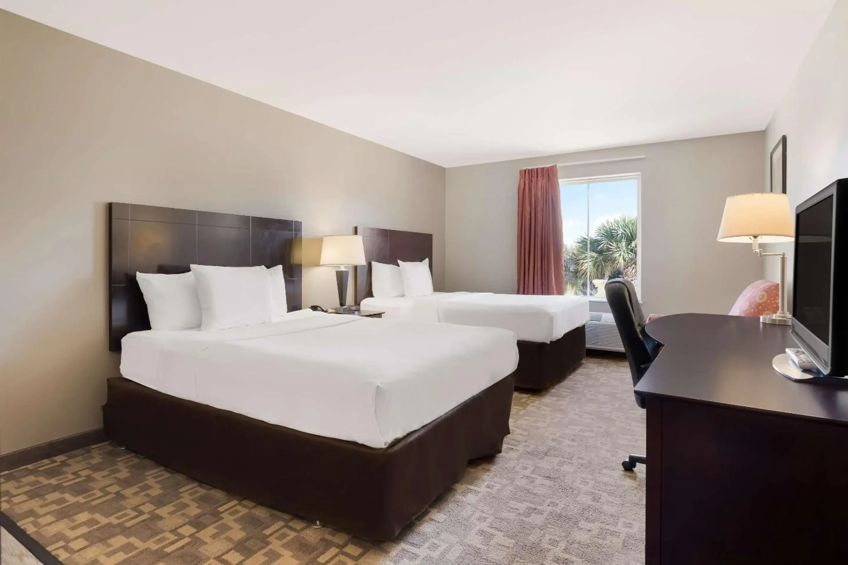 Bedroom, Bed in Suburban Studios Berwick - Morgan City Bedroom, Bed in Suburban Studios Berwick - Morgan City