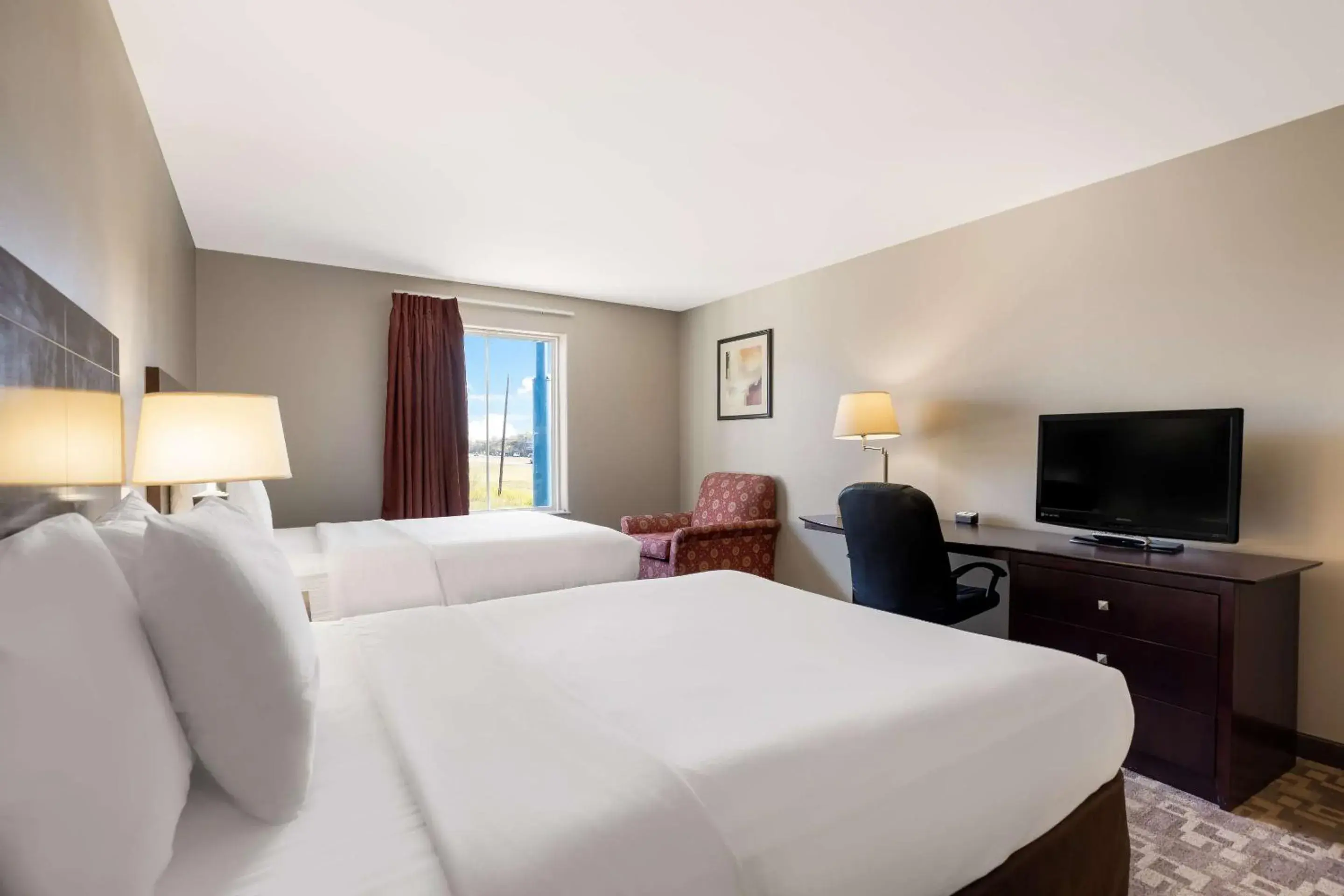 Bedroom, Bed in Suburban Studios Berwick - Morgan City Bedroom, Bed in Suburban Studios Berwick - Morgan City