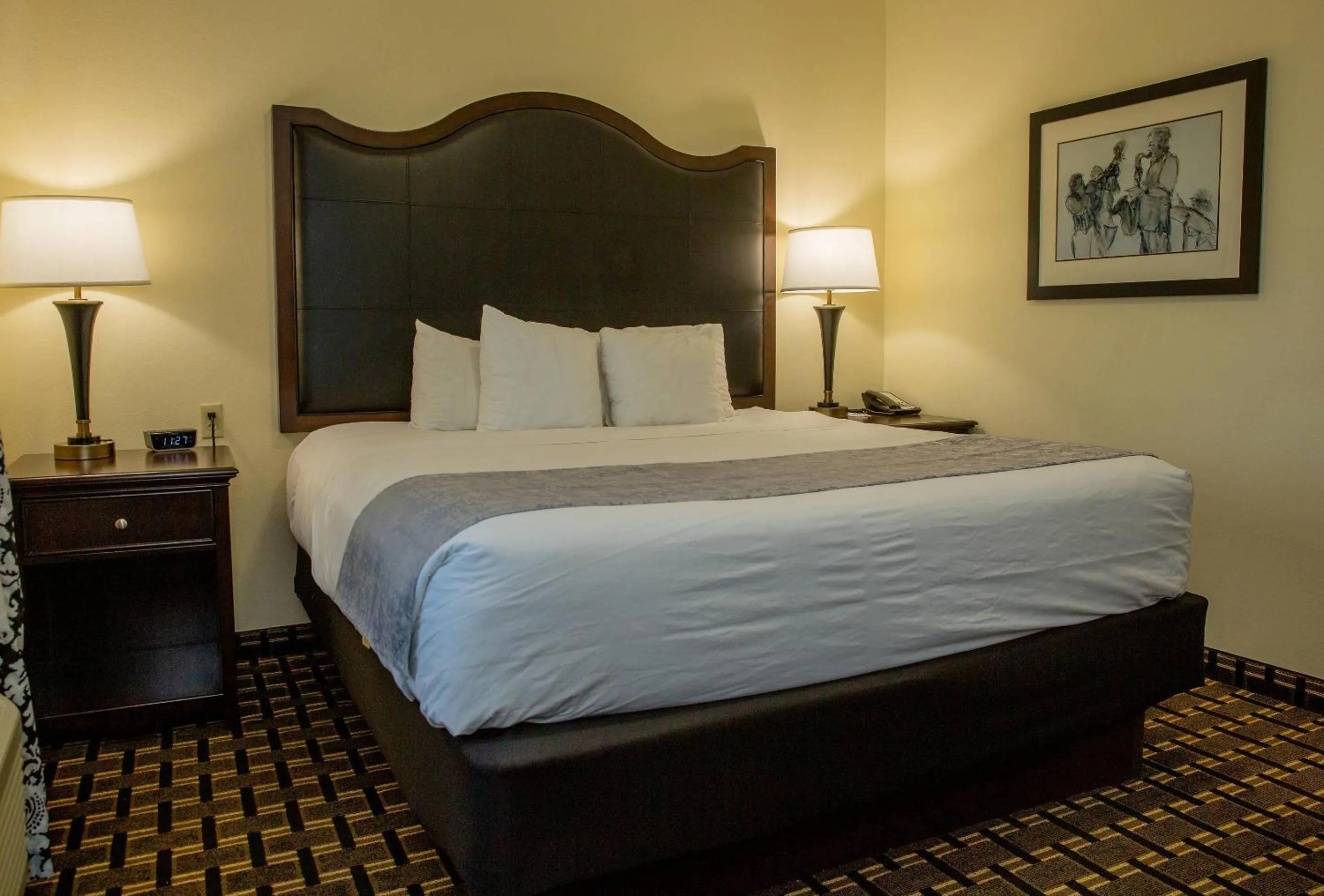 Bedroom, Bed in Evangeline Downs Hotel, an Ascend Collection Hotel