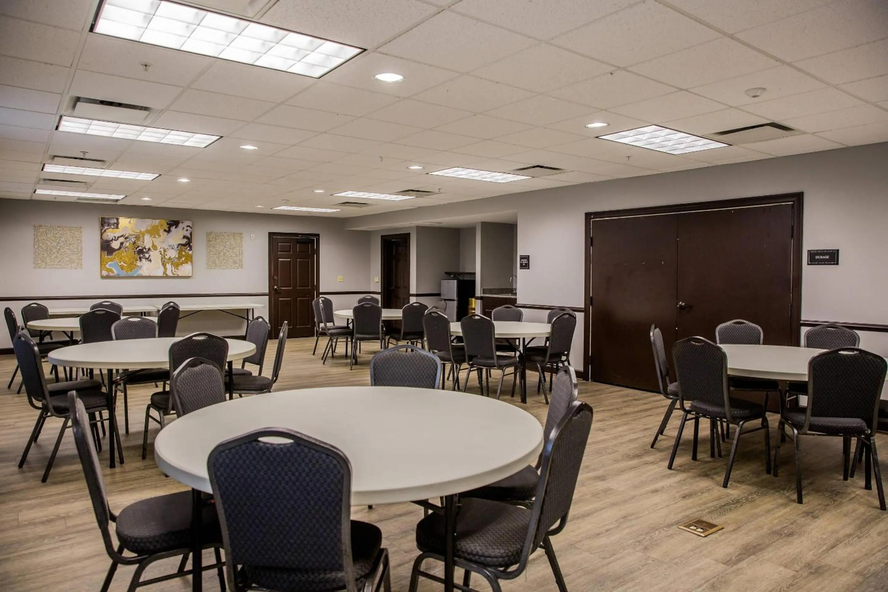 Meeting/conference room in Evangeline Downs Hotel, an Ascend Collection Hotel