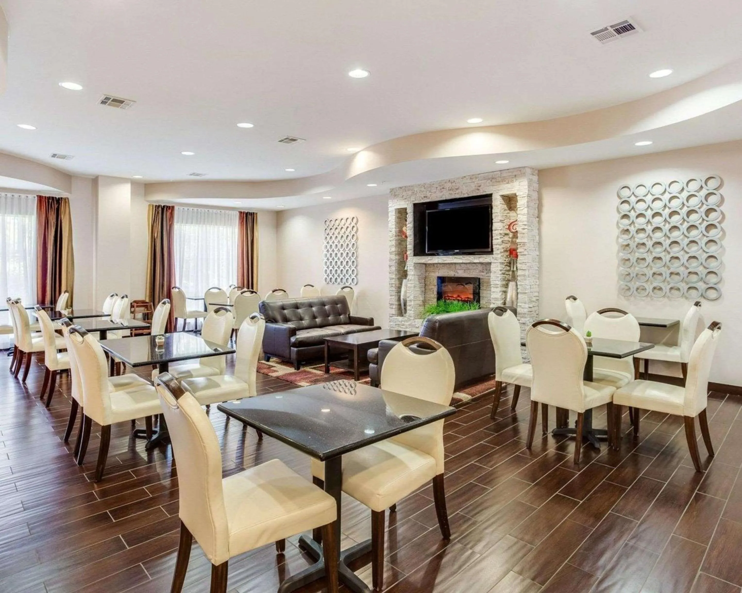 Restaurant/places to eat in Comfort Suites Mandeville - Covington