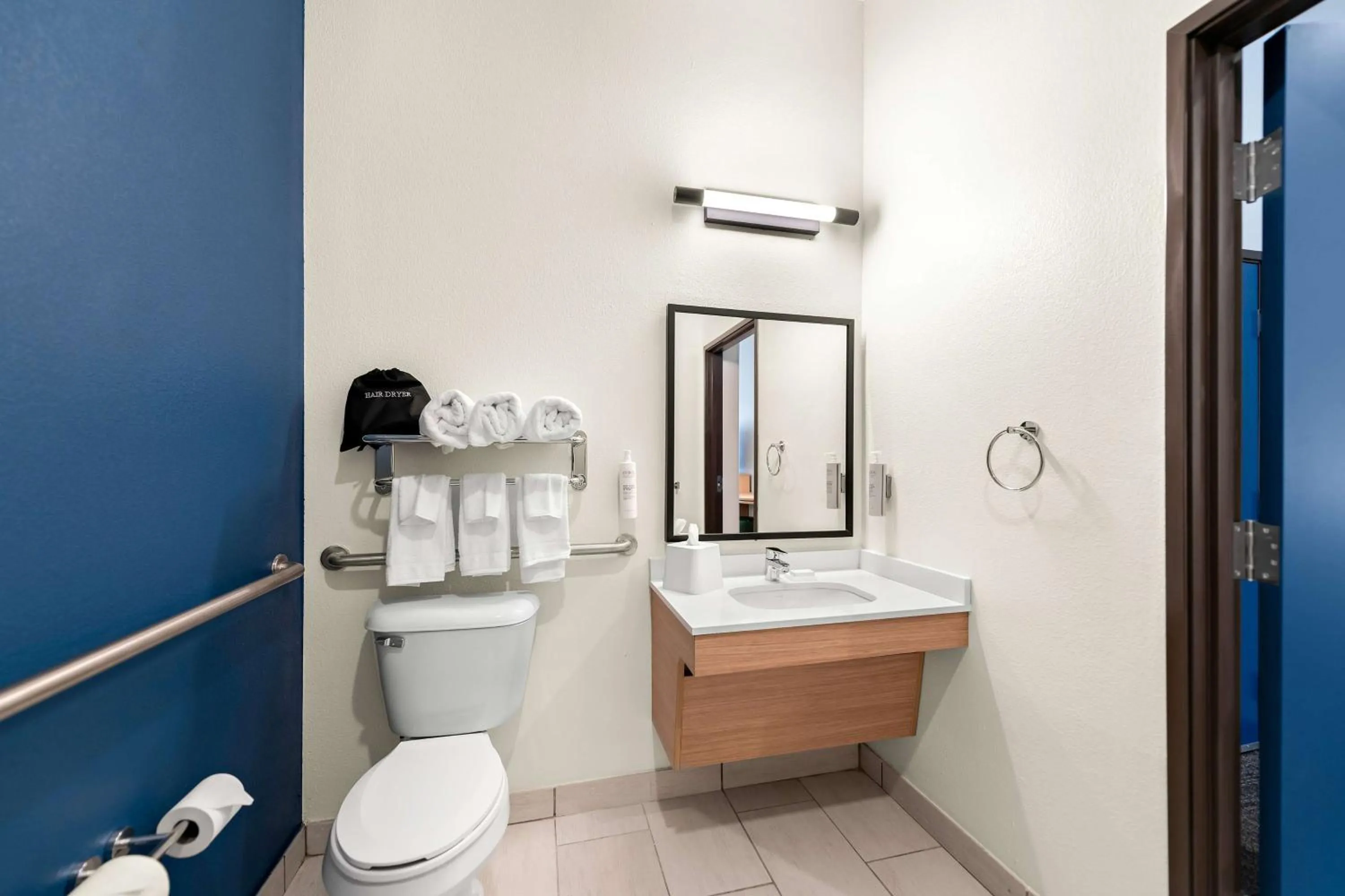 Bathroom in Comfort Inn & Suites Mansfield