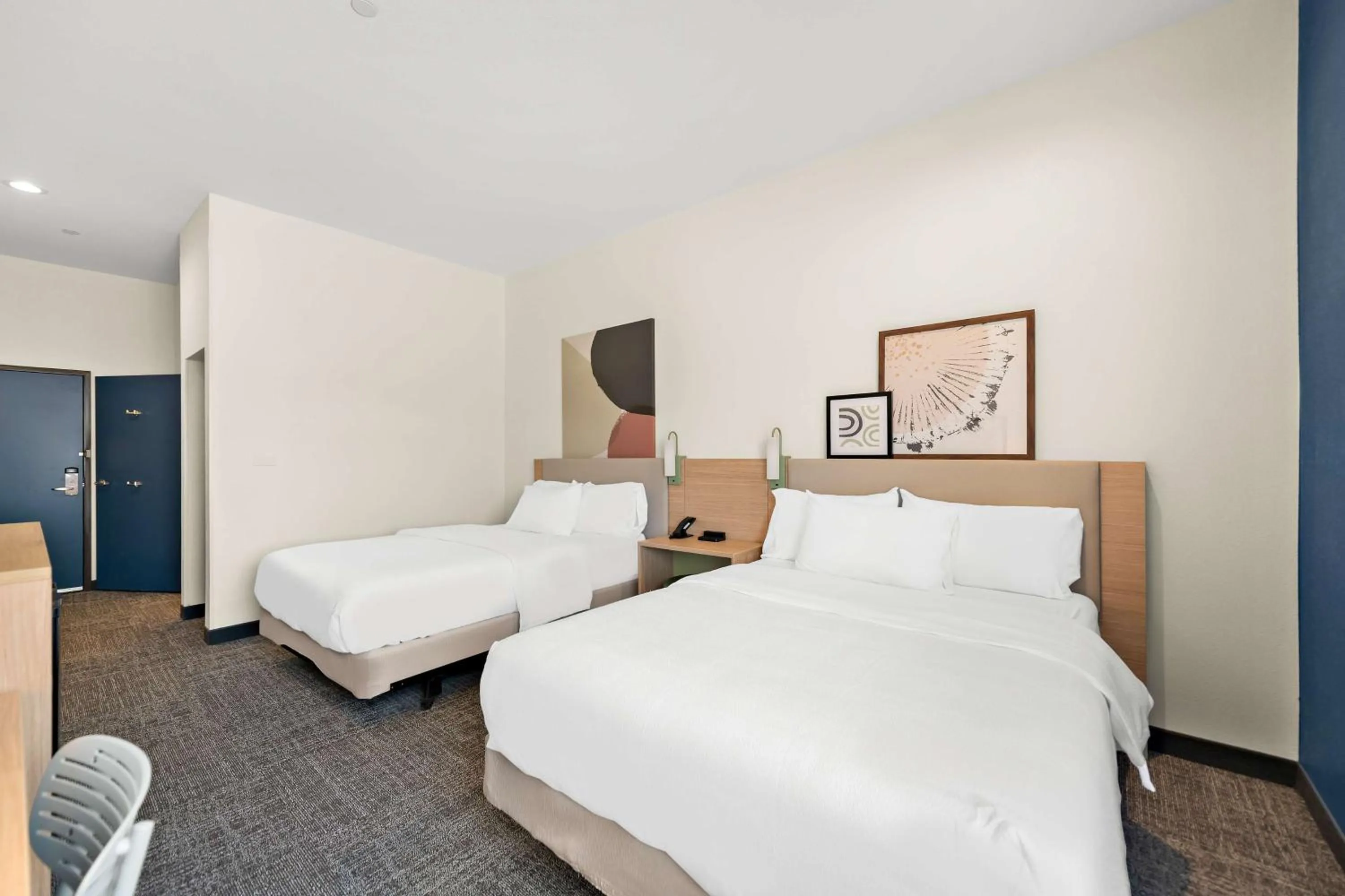 Bed in Comfort Inn & Suites Mansfield