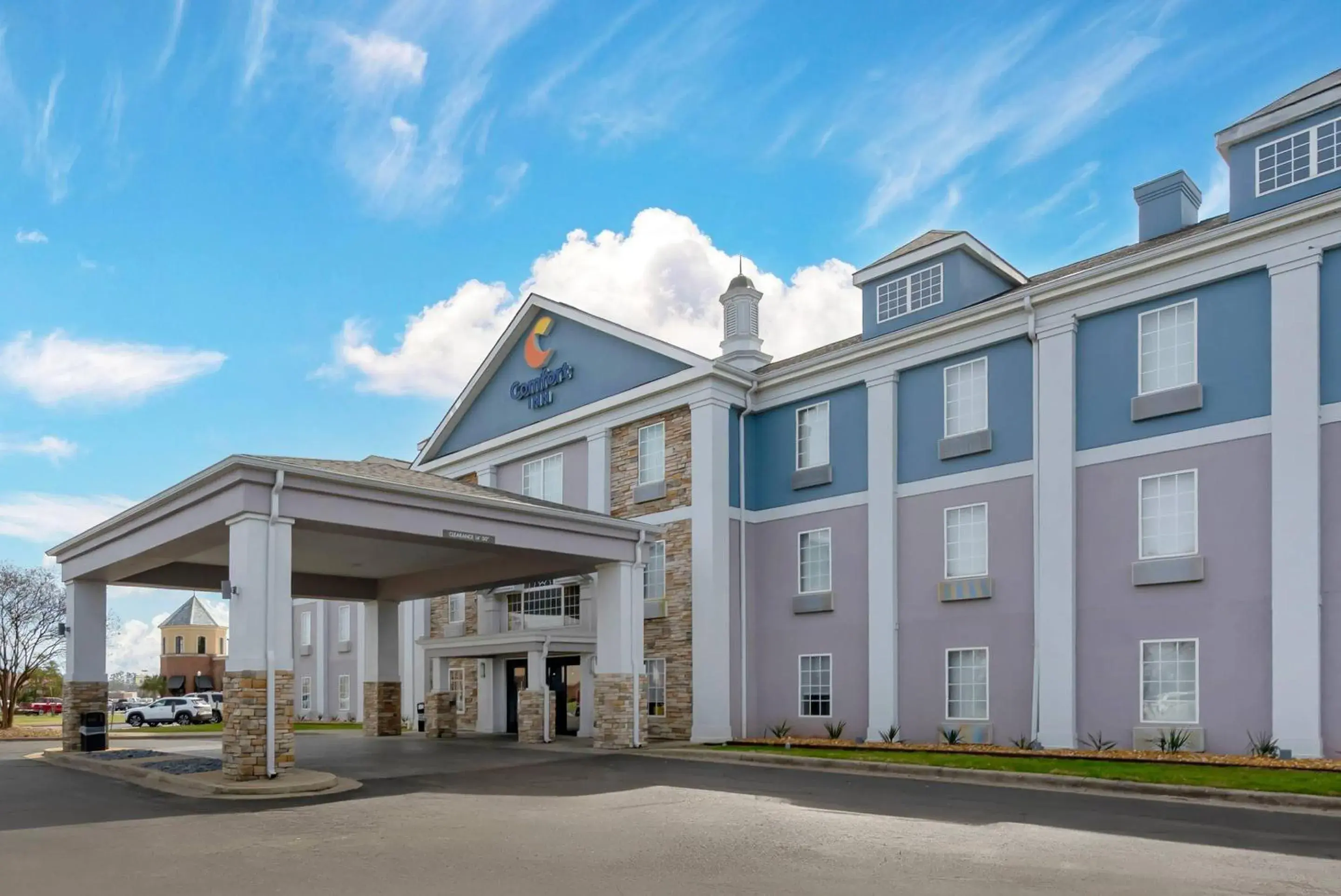 Property building in Comfort Inn West Monroe near Sports & Events Center Property building in Comfort Inn West Monroe near Sports & Events Center