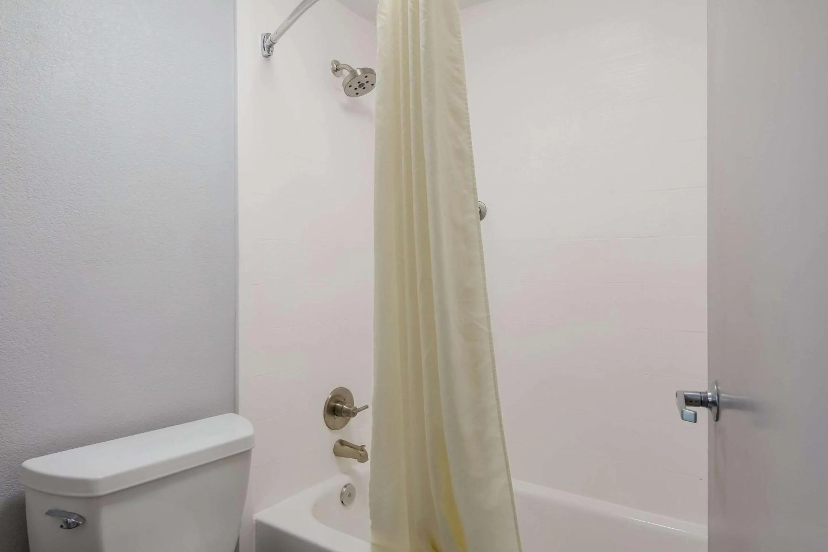 Bedroom in Quality Inn near Casinos and Convention Center