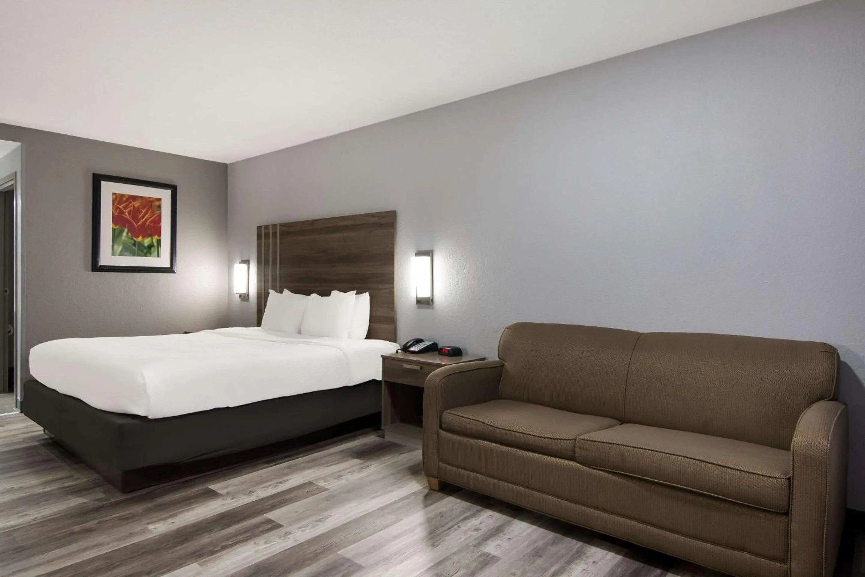 Bedroom, Bed in Quality Inn near Casinos and Convention Center