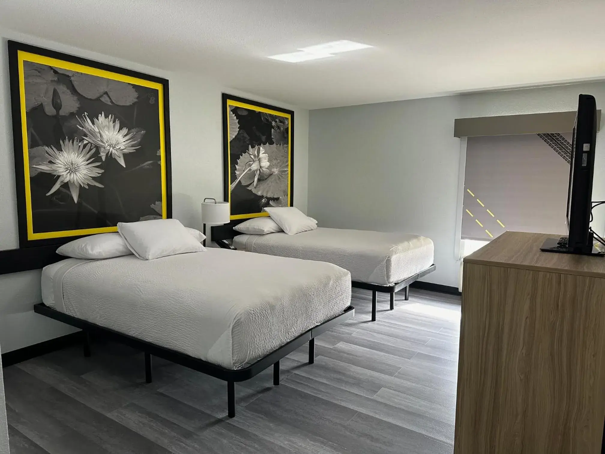 Bedroom, Bed in Super 8 by Wyndham Alexandria LA