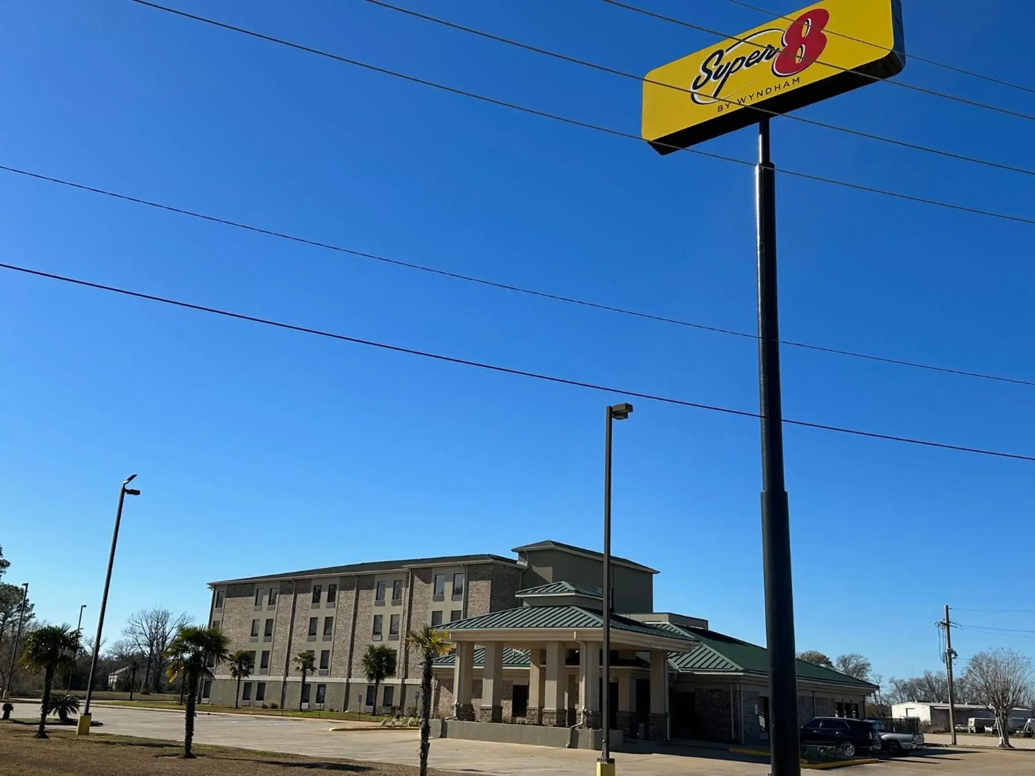 Facade/entrance, Property Building in Super 8 by Wyndham Alexandria LA