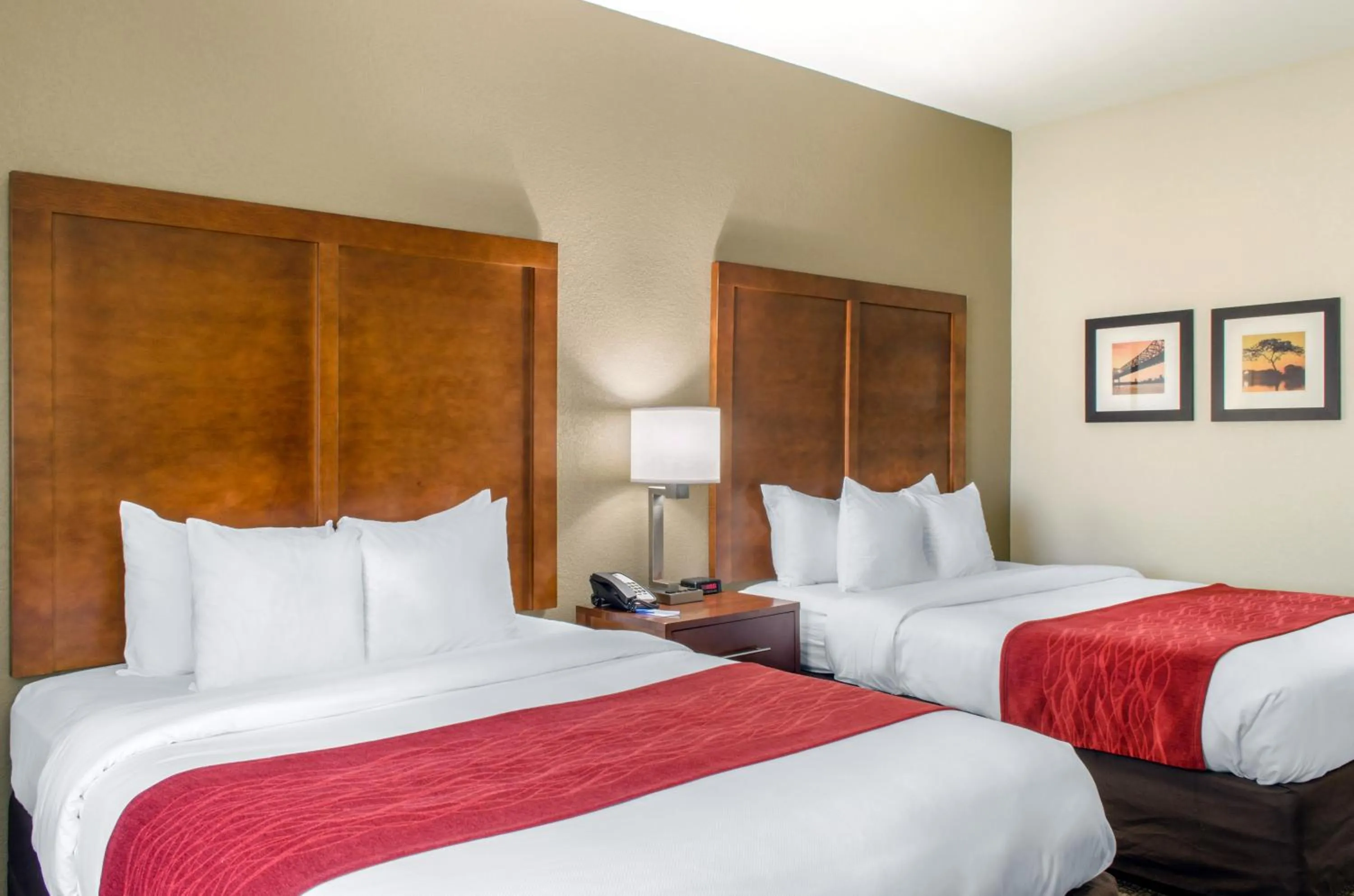 Bed in Comfort Inn & Suites Covington - Mandeville