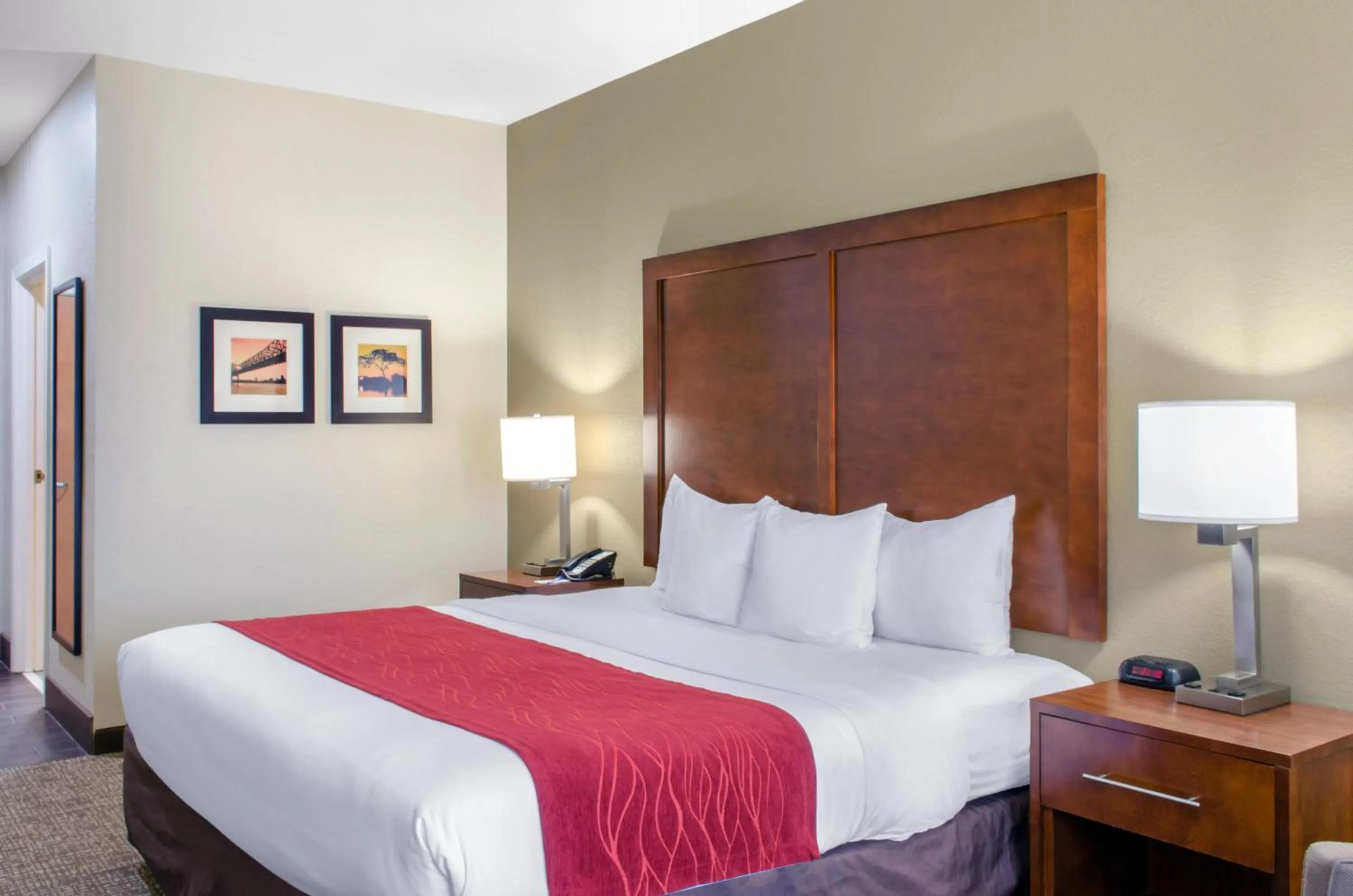 Bed in Comfort Inn & Suites Covington - Mandeville