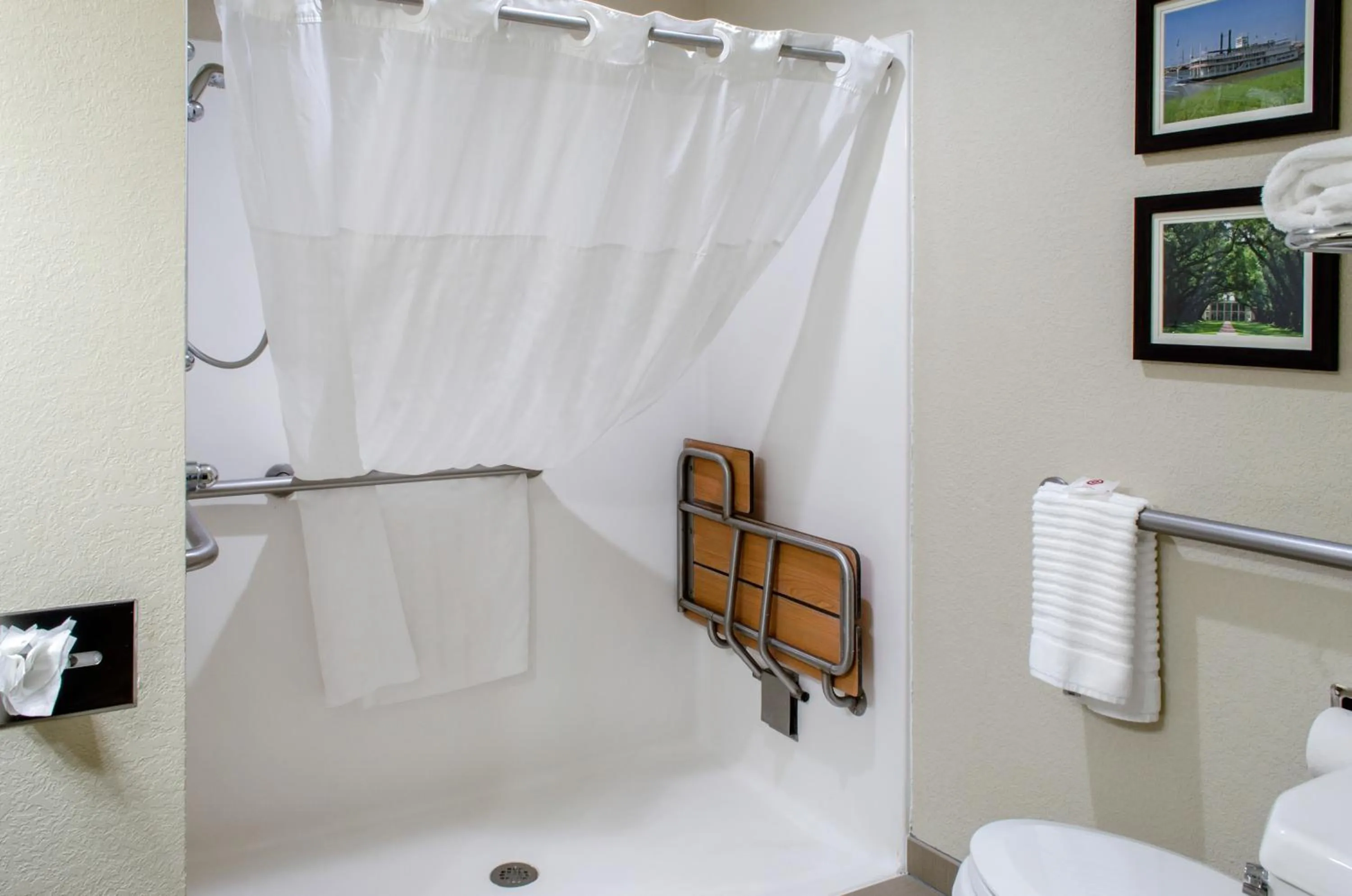 Shower in Comfort Inn & Suites Covington - Mandeville