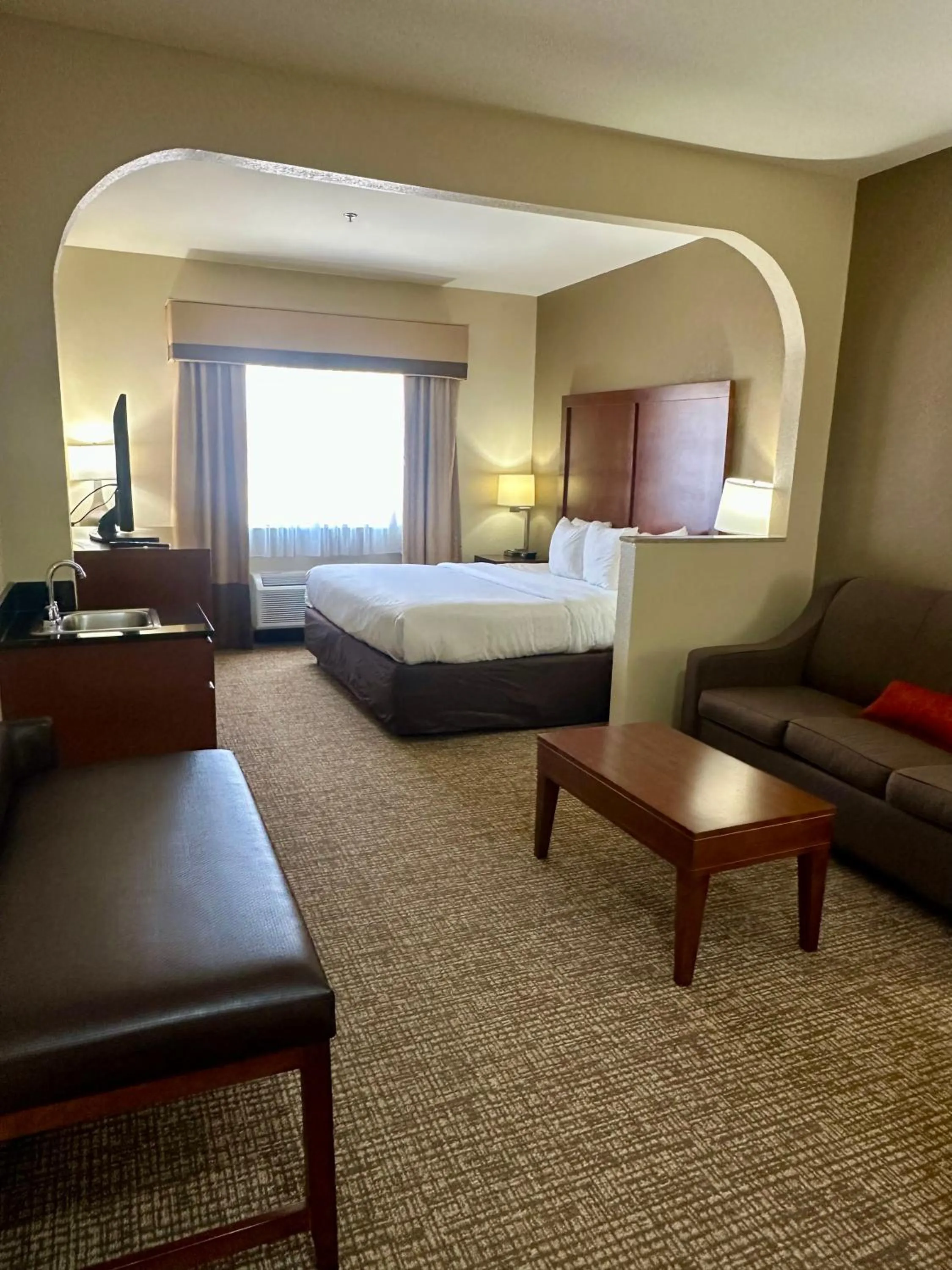 Bed in Comfort Inn & Suites Covington - Mandeville