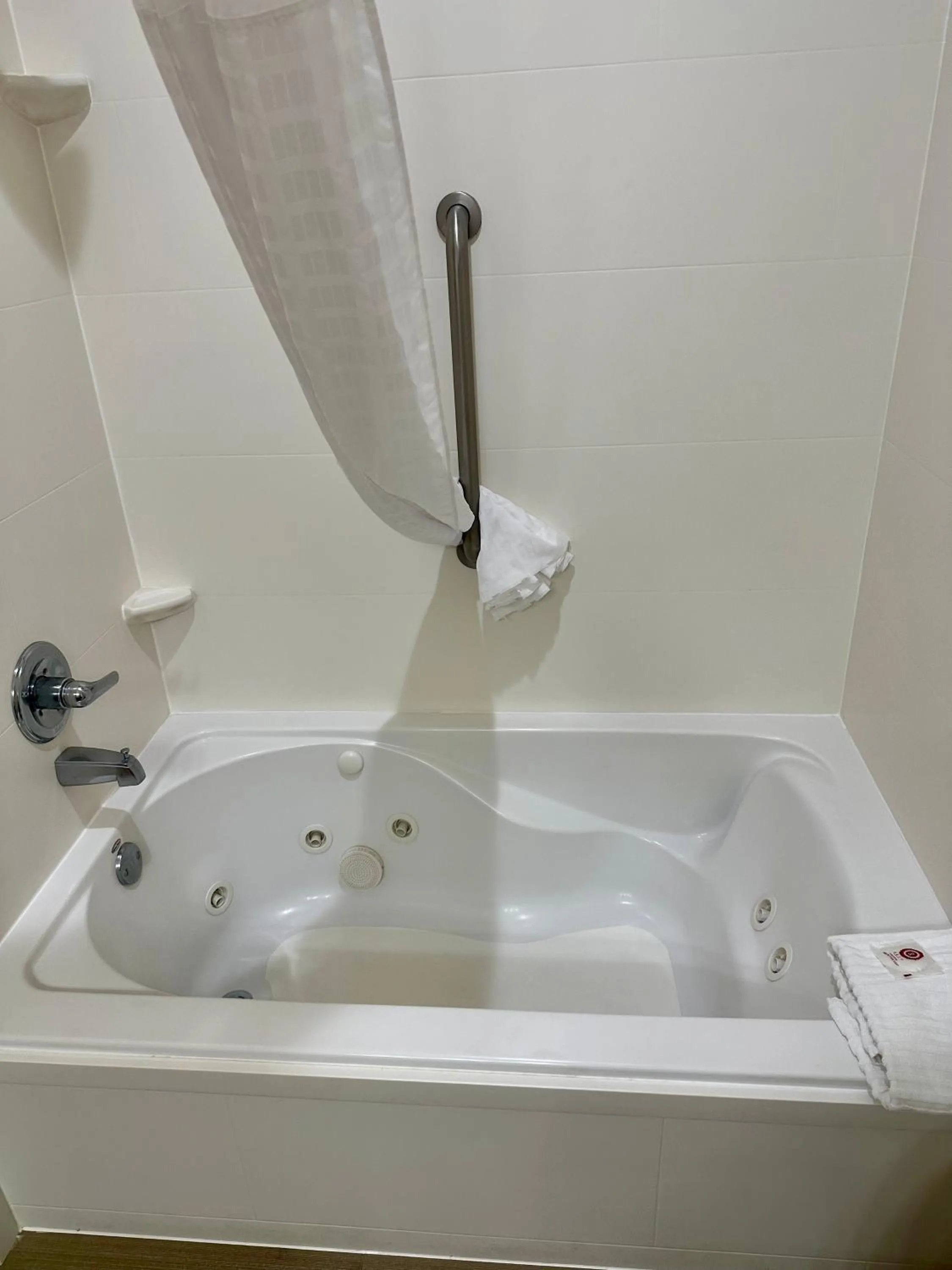 Hot Tub in Comfort Inn & Suites Covington - Mandeville