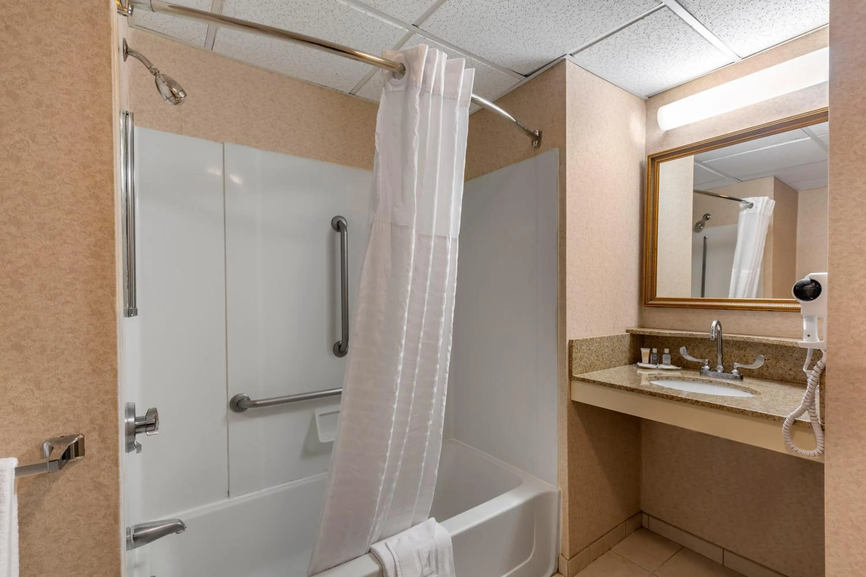 Bathroom in Comfort Inn Foxboro - Mansfield