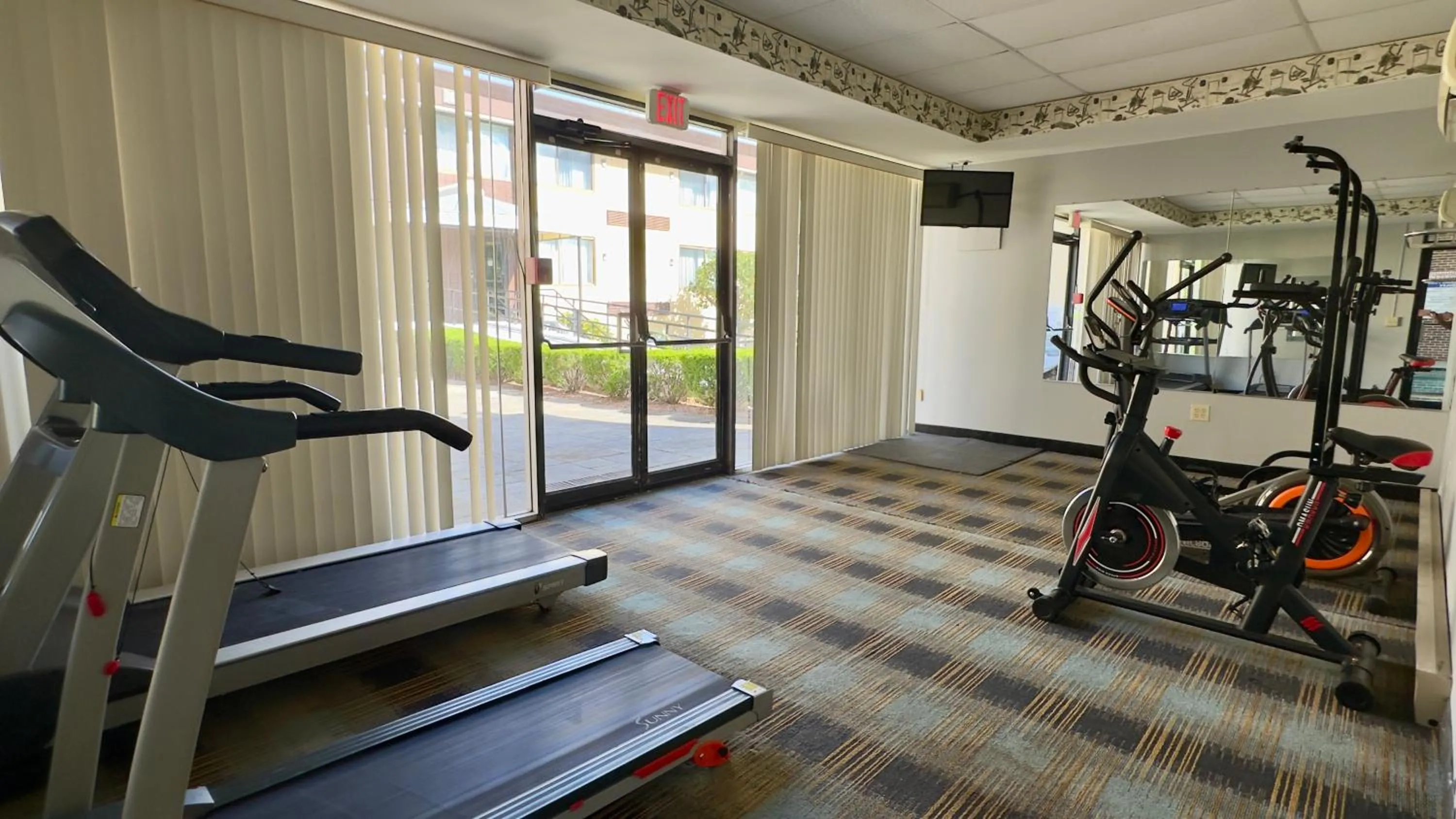 Fitness centre/facilities in Riverview Inn & Suites