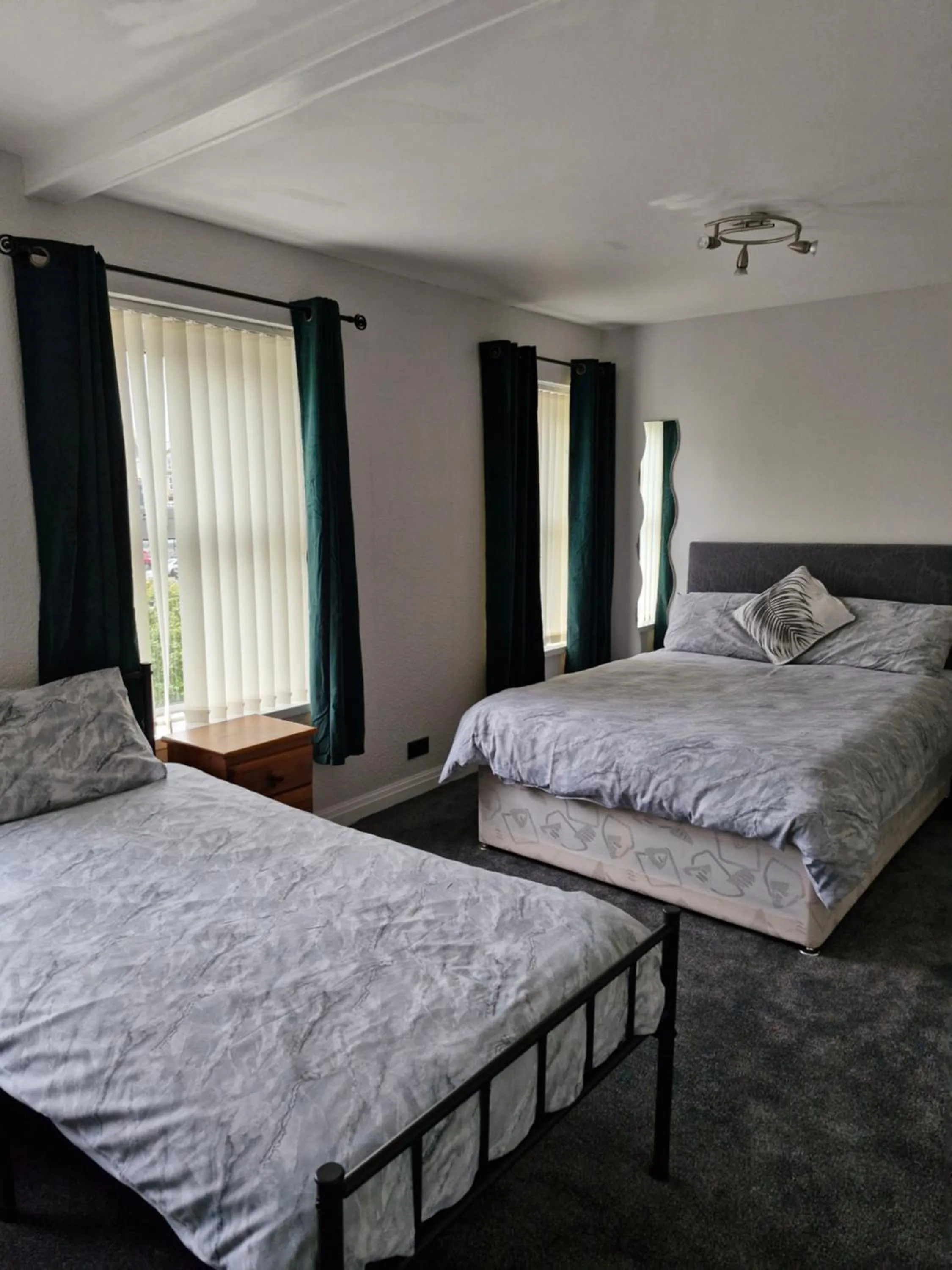 Family, Bed in The Clevedon