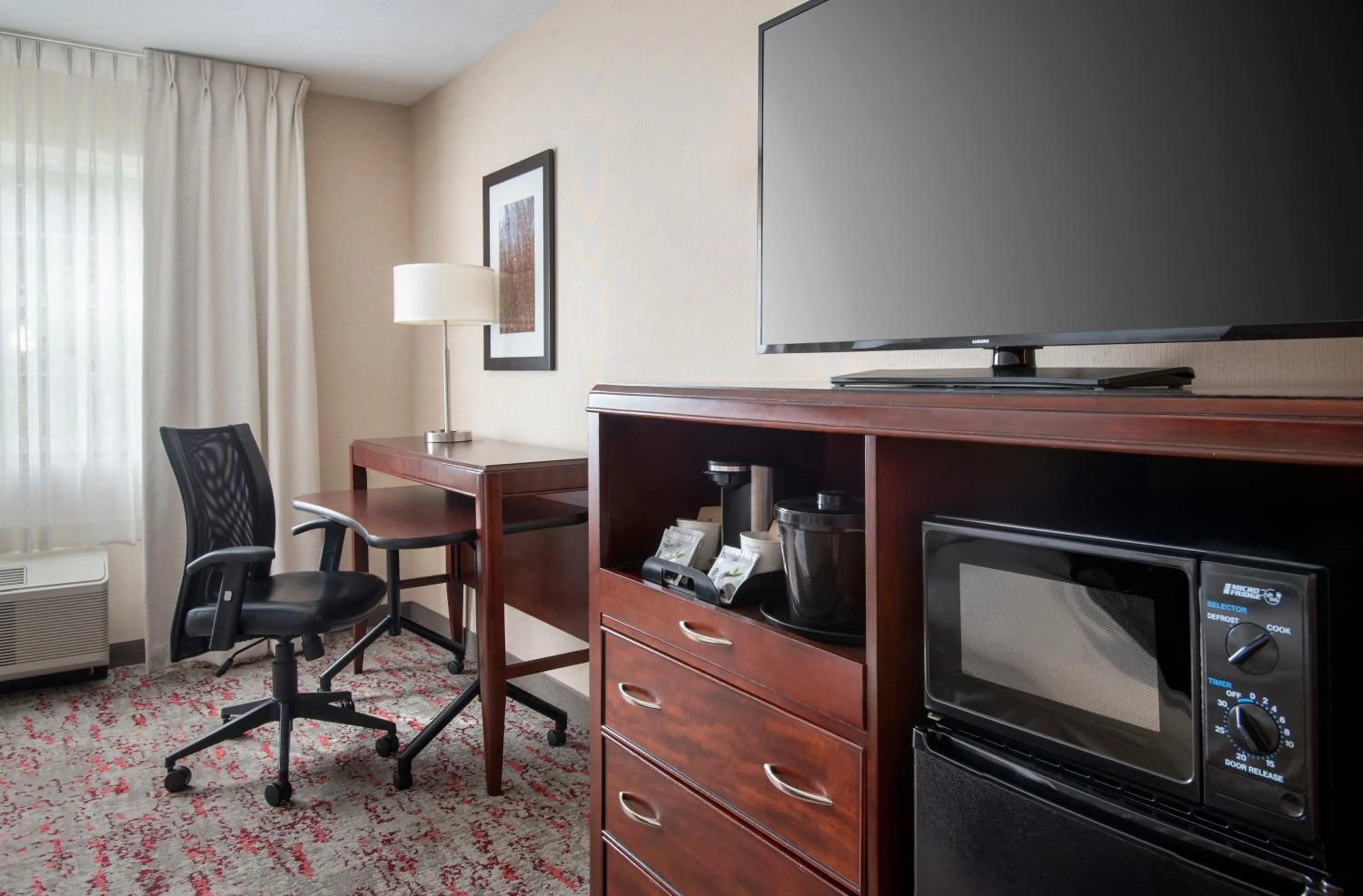 TV and multimedia in Fairfield Inn & Suites by Marriott Great Barrington Lenox/Berkshires