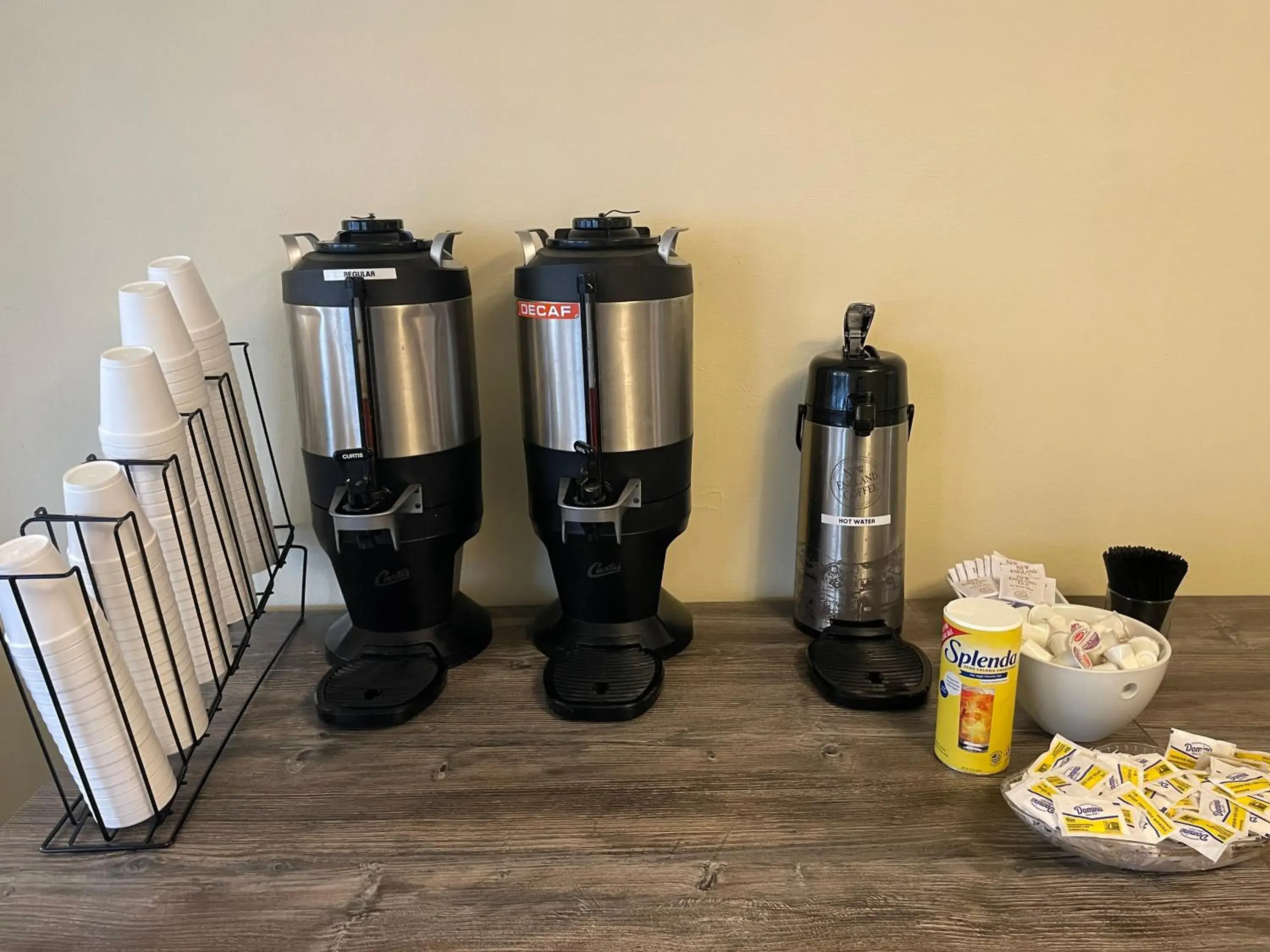 Breakfast in Lakeside Inn Breakfast in Lakeside Inn