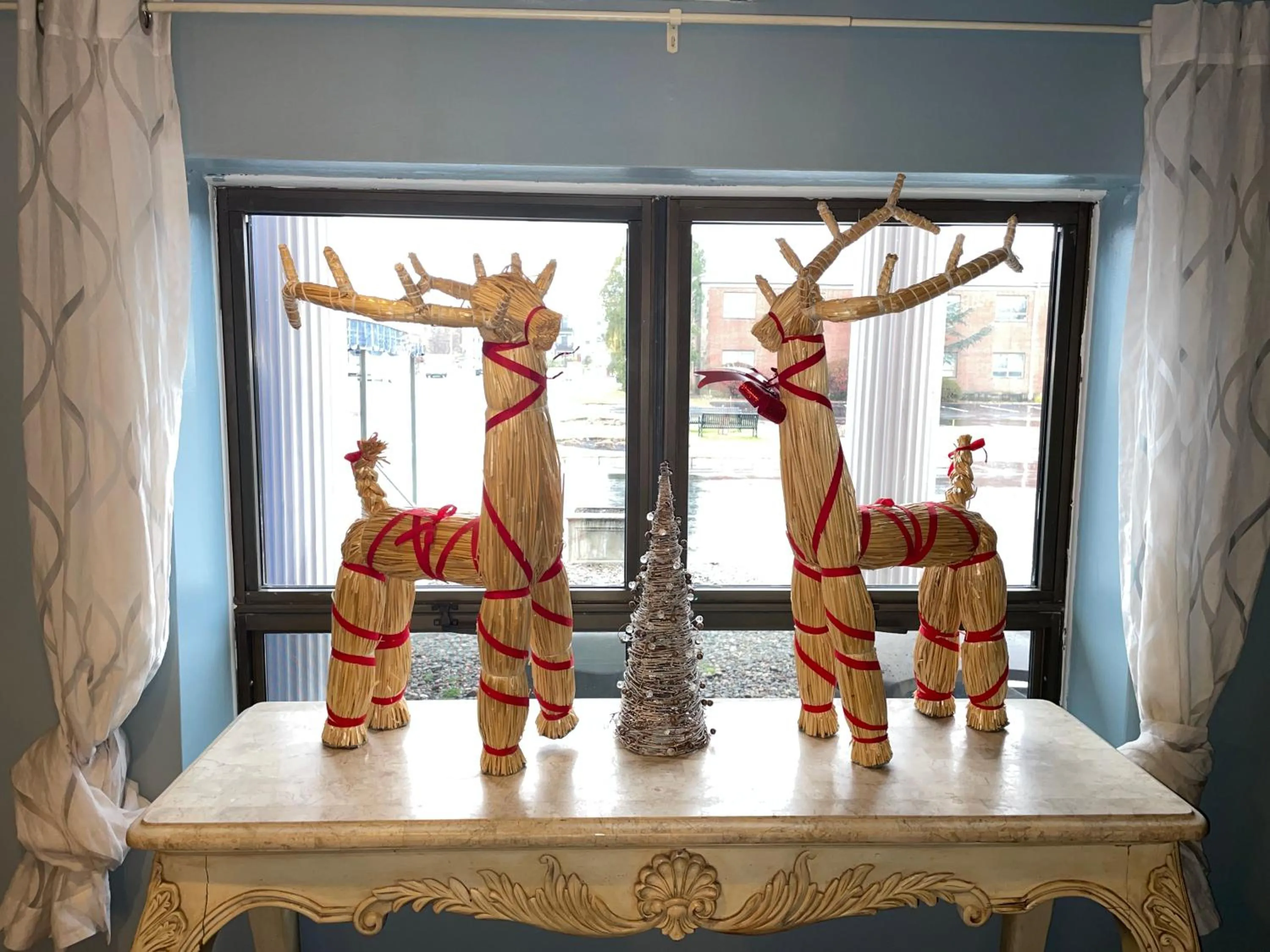 Lobby or reception in Lakeside Inn