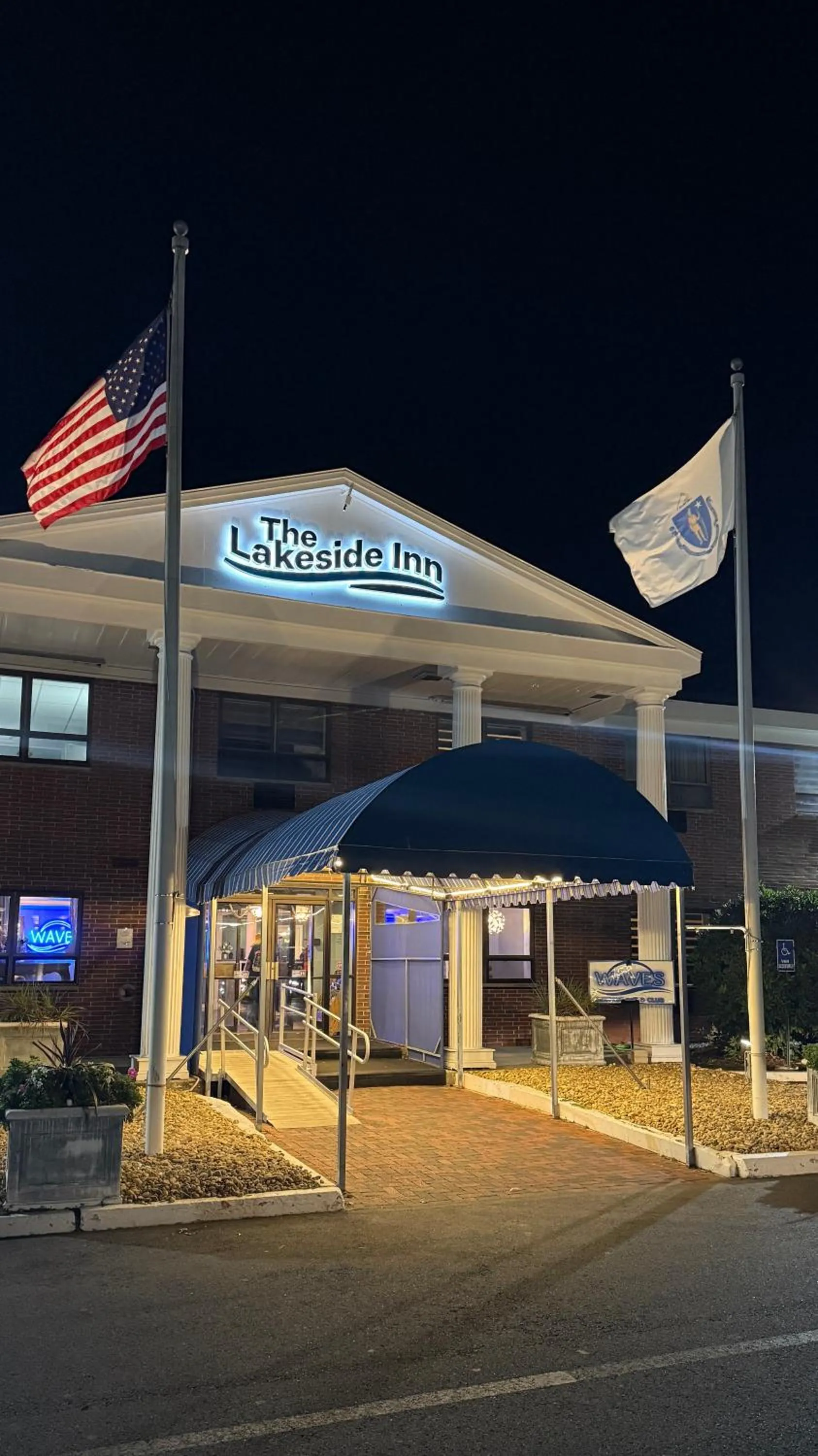 Property building in Lakeside Inn