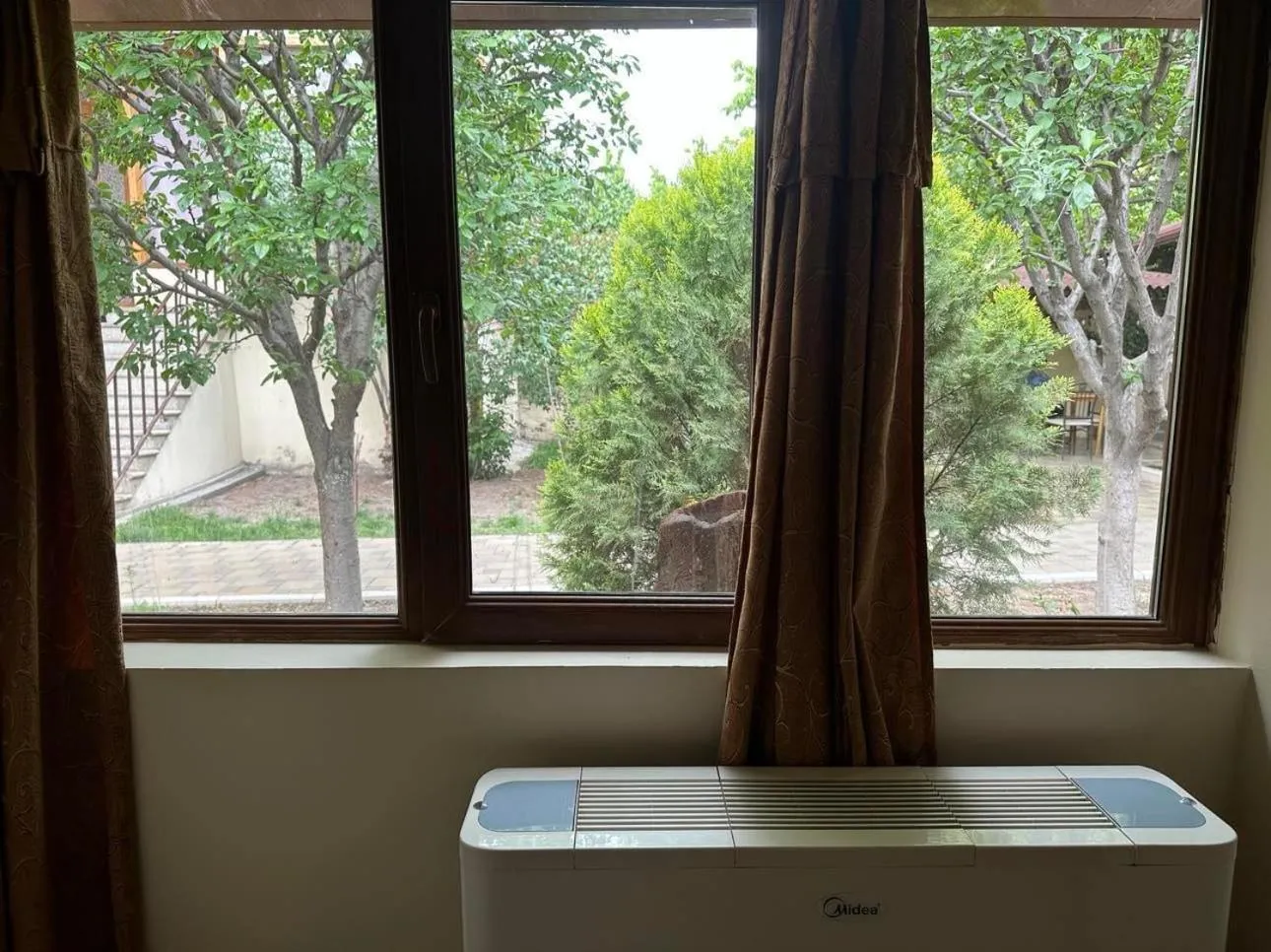 Li Yes Yerevan hotel