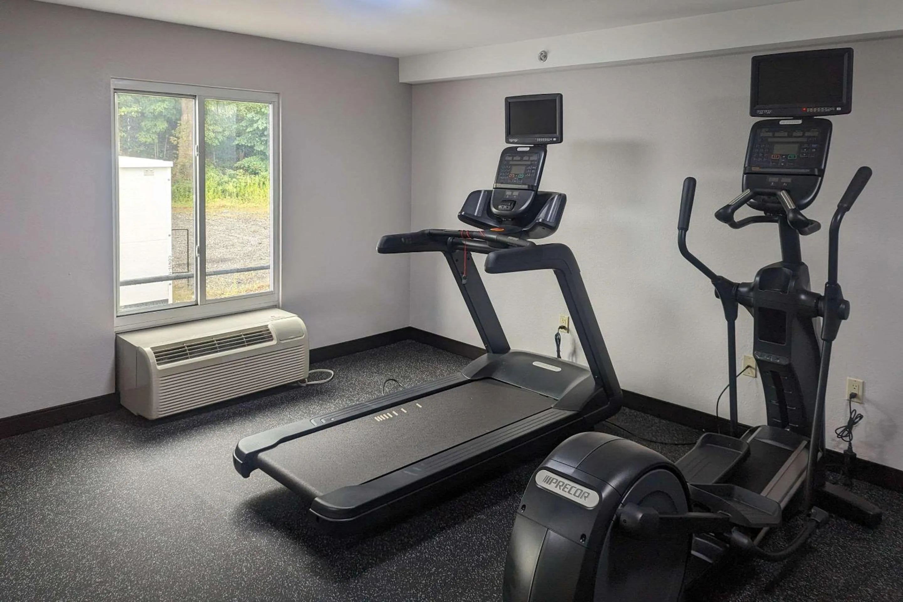 Fitness centre/facilities in Quality Inn & Suites Northampton - Amherst