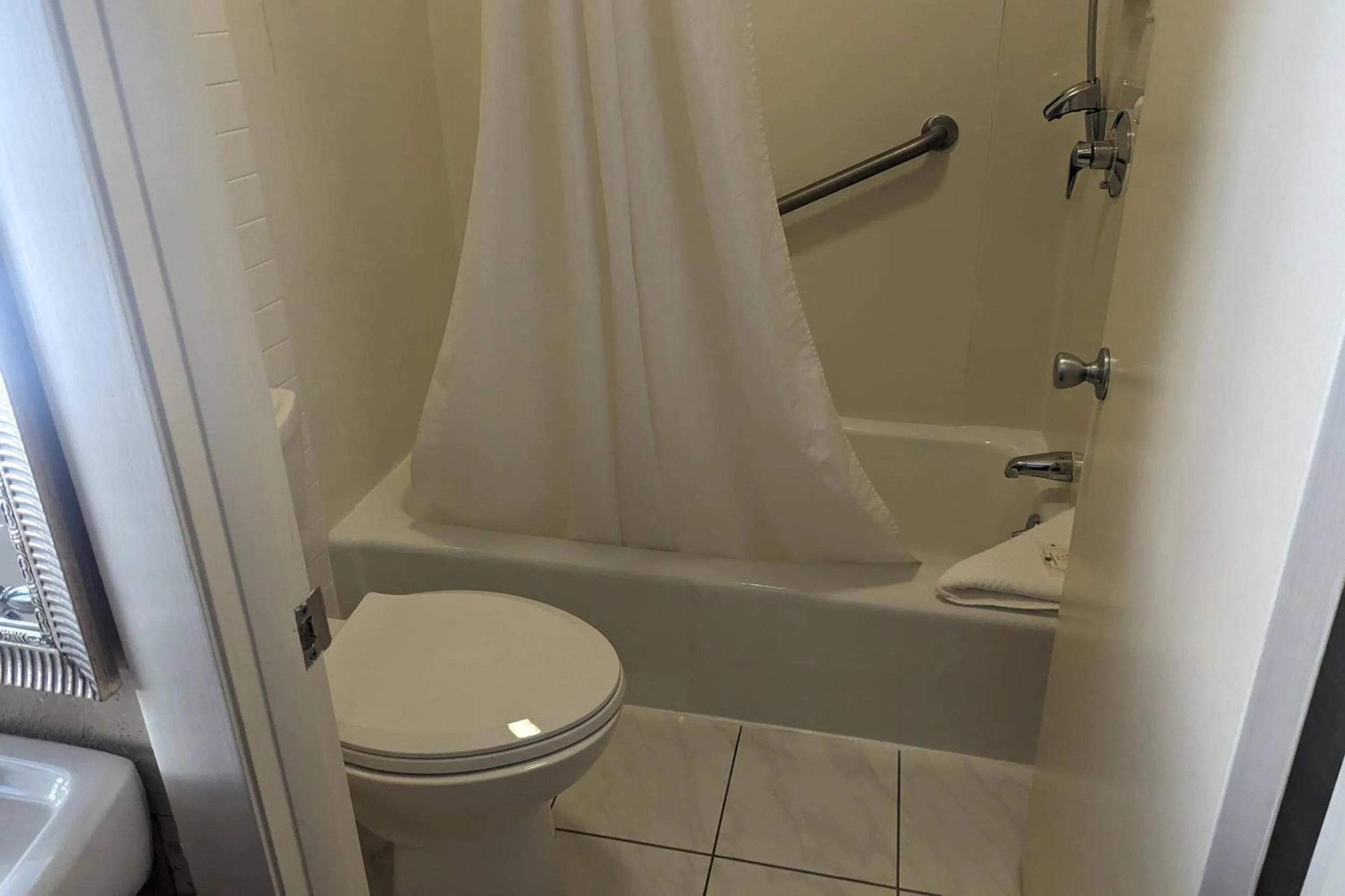 Bedroom in Quality Inn & Suites Northampton - Amherst