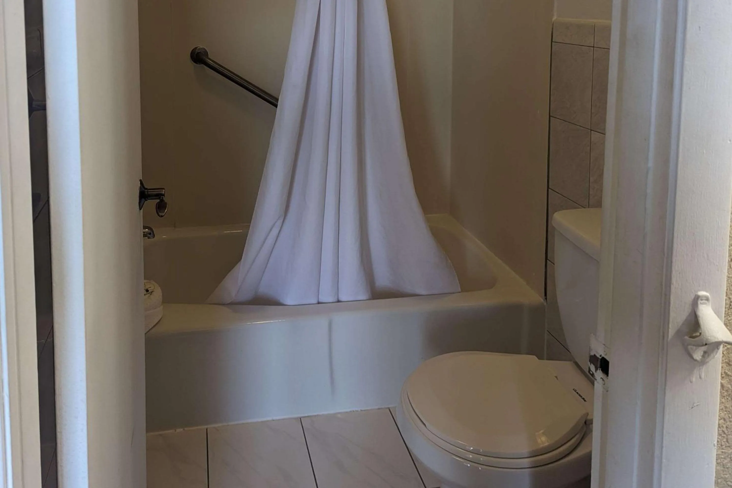 Bedroom in Quality Inn & Suites Northampton - Amherst