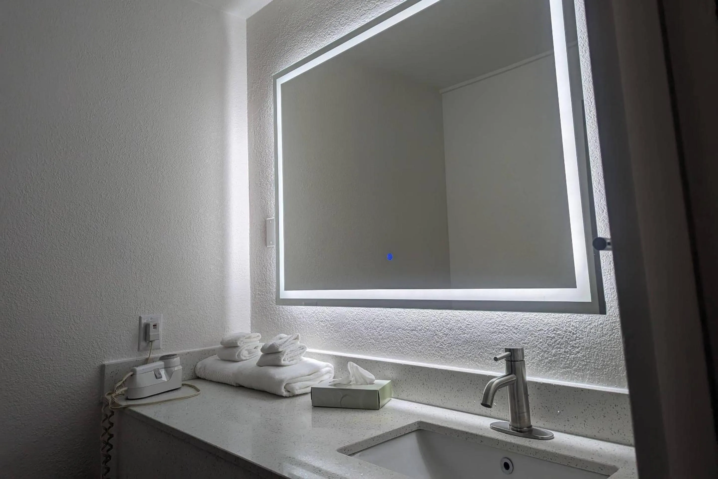 Bedroom in Quality Inn & Suites Northampton - Amherst