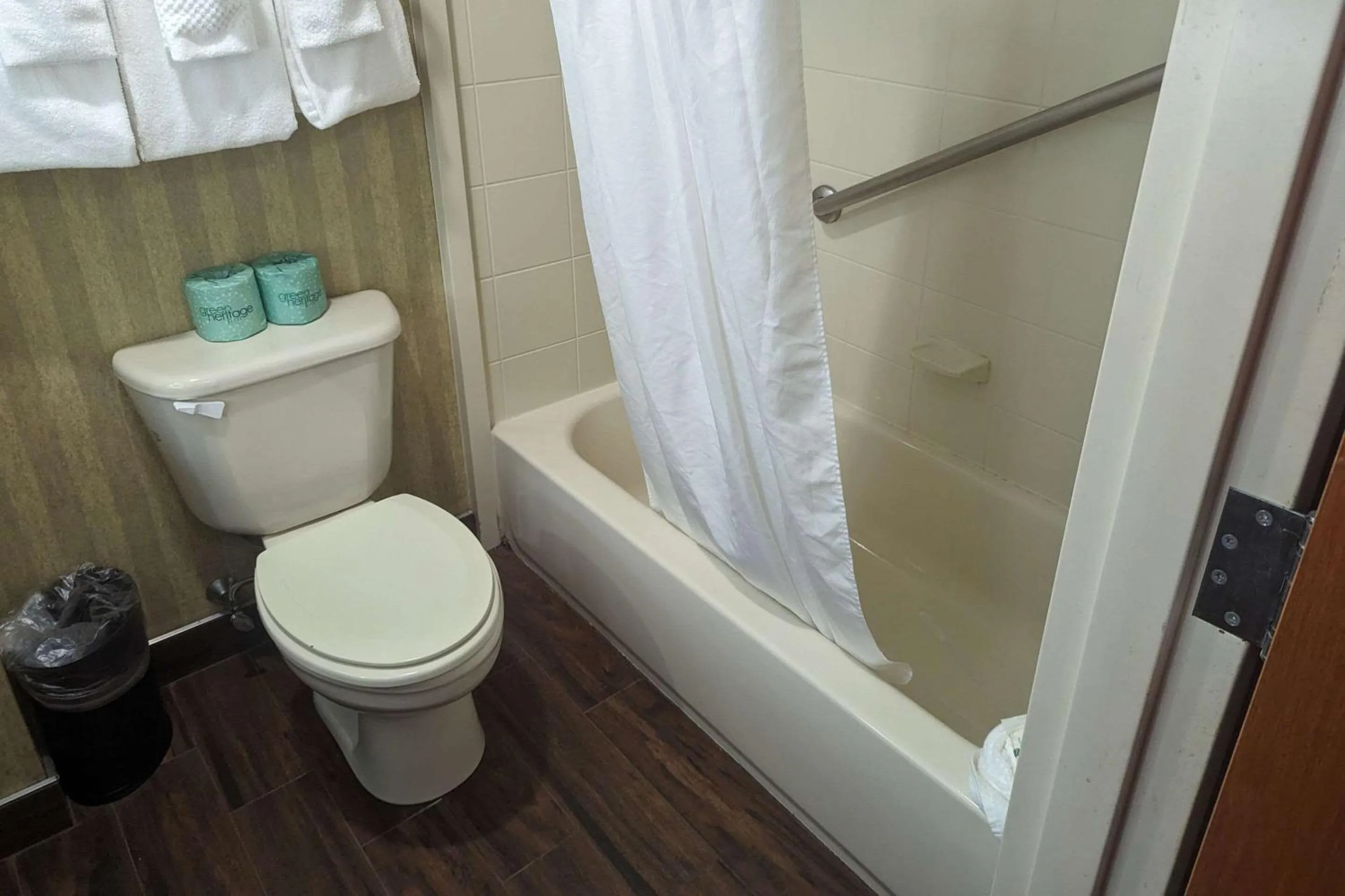 Bedroom in Quality Inn & Suites Northampton - Amherst