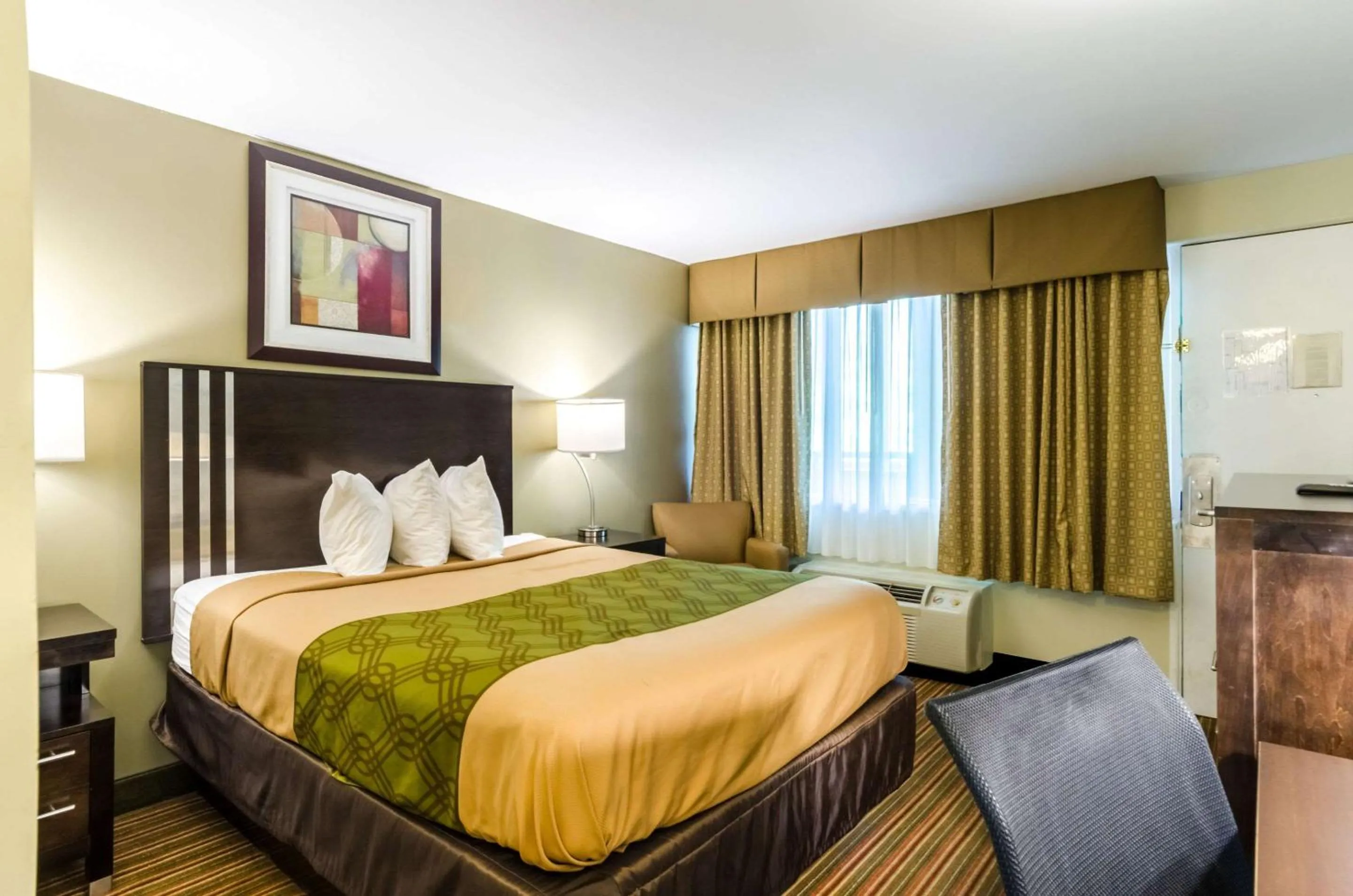 Photo of the whole room, Bed in Fairbridge Inn Express Pittsfield